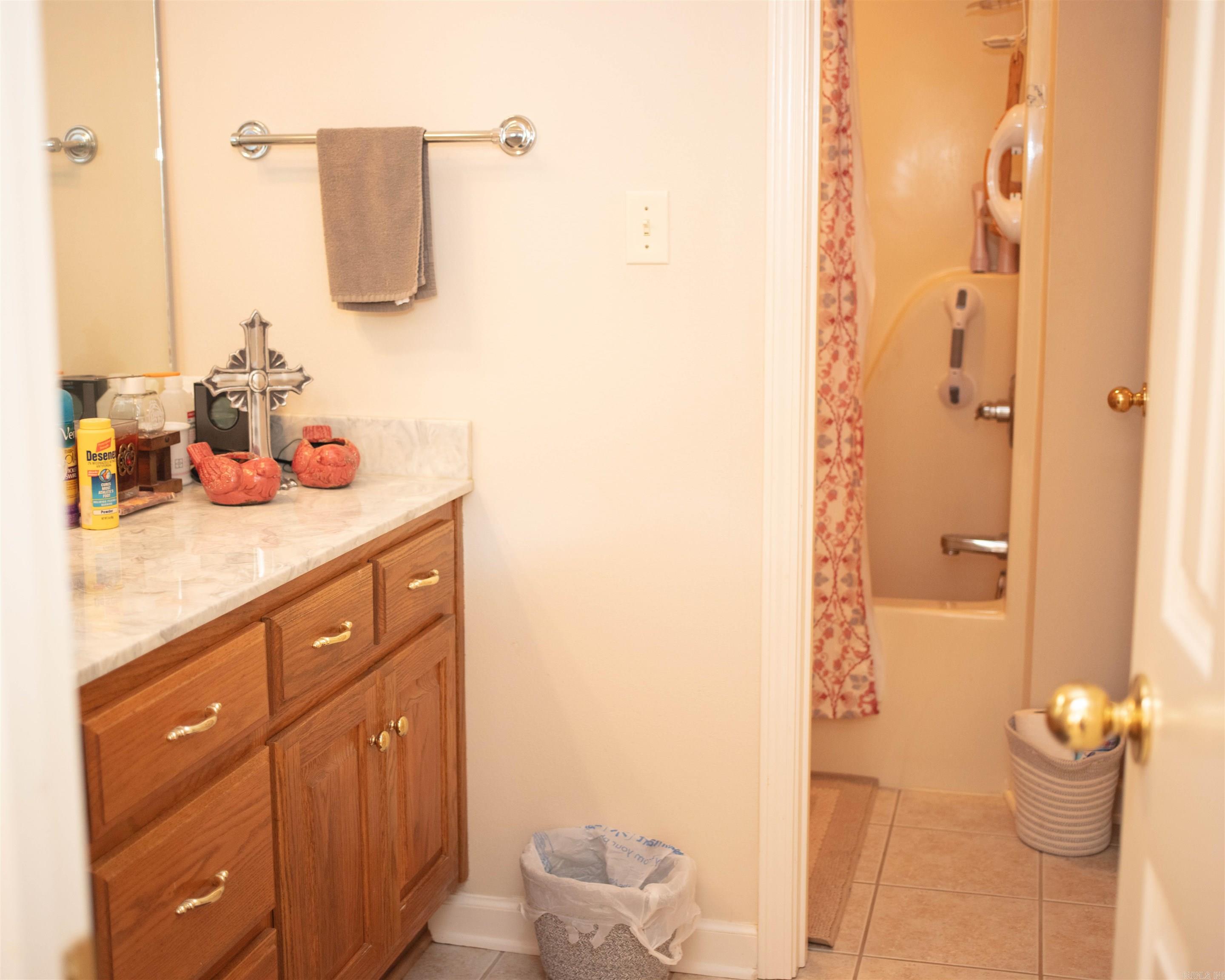 570 Saddle Brook  Austin, AR