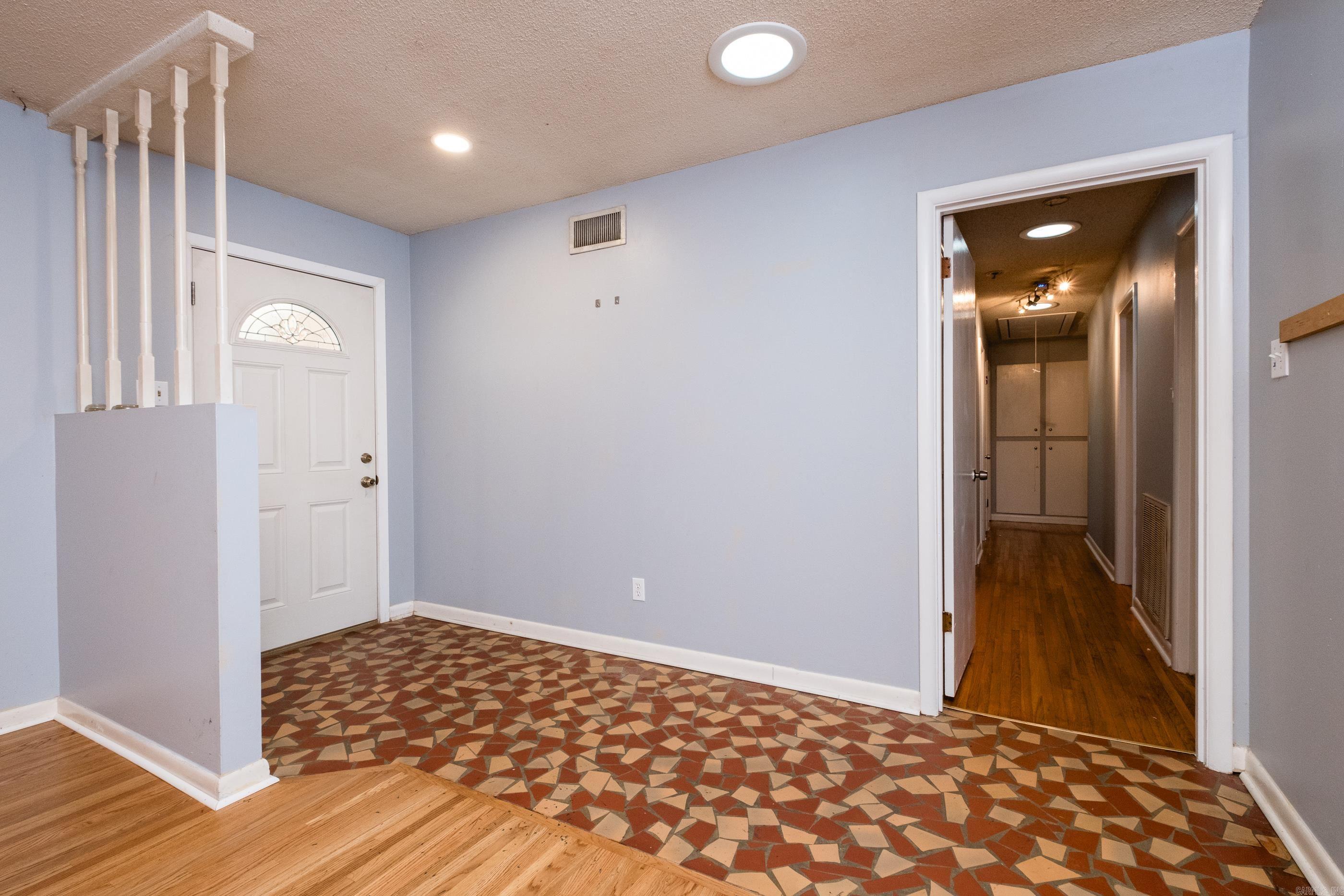 49 Meadowbrook Dr  Little Rock, AR