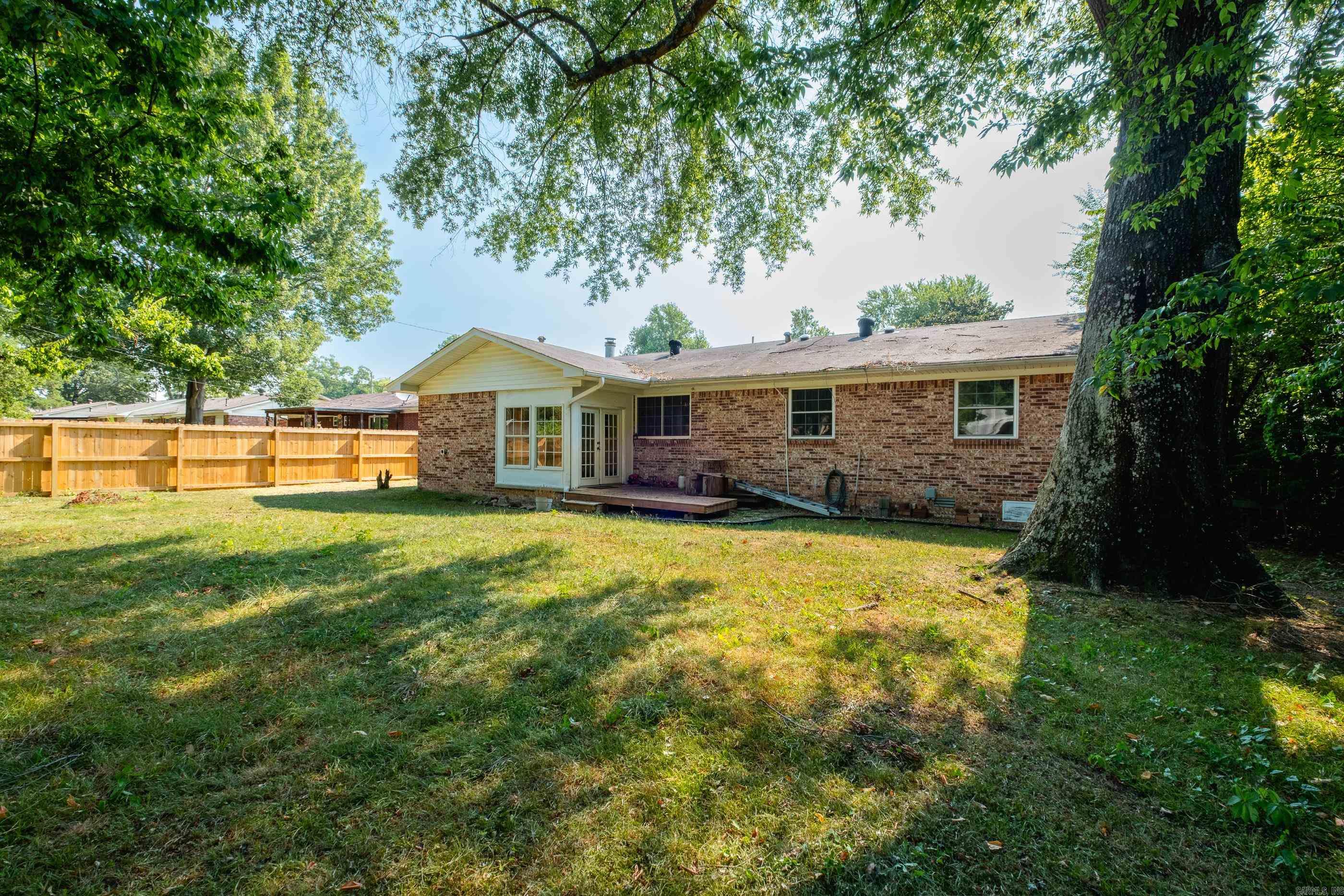 49 Meadowbrook Dr  Little Rock, AR