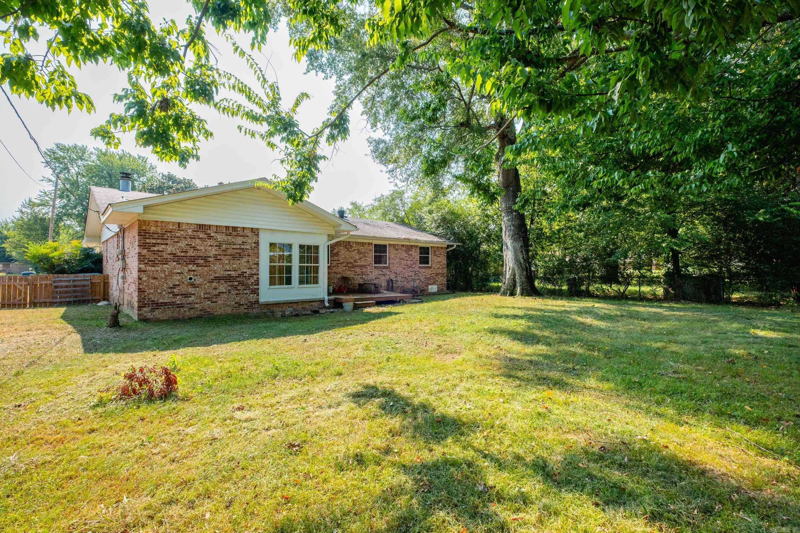49 Meadowbrook Dr  Little Rock, AR