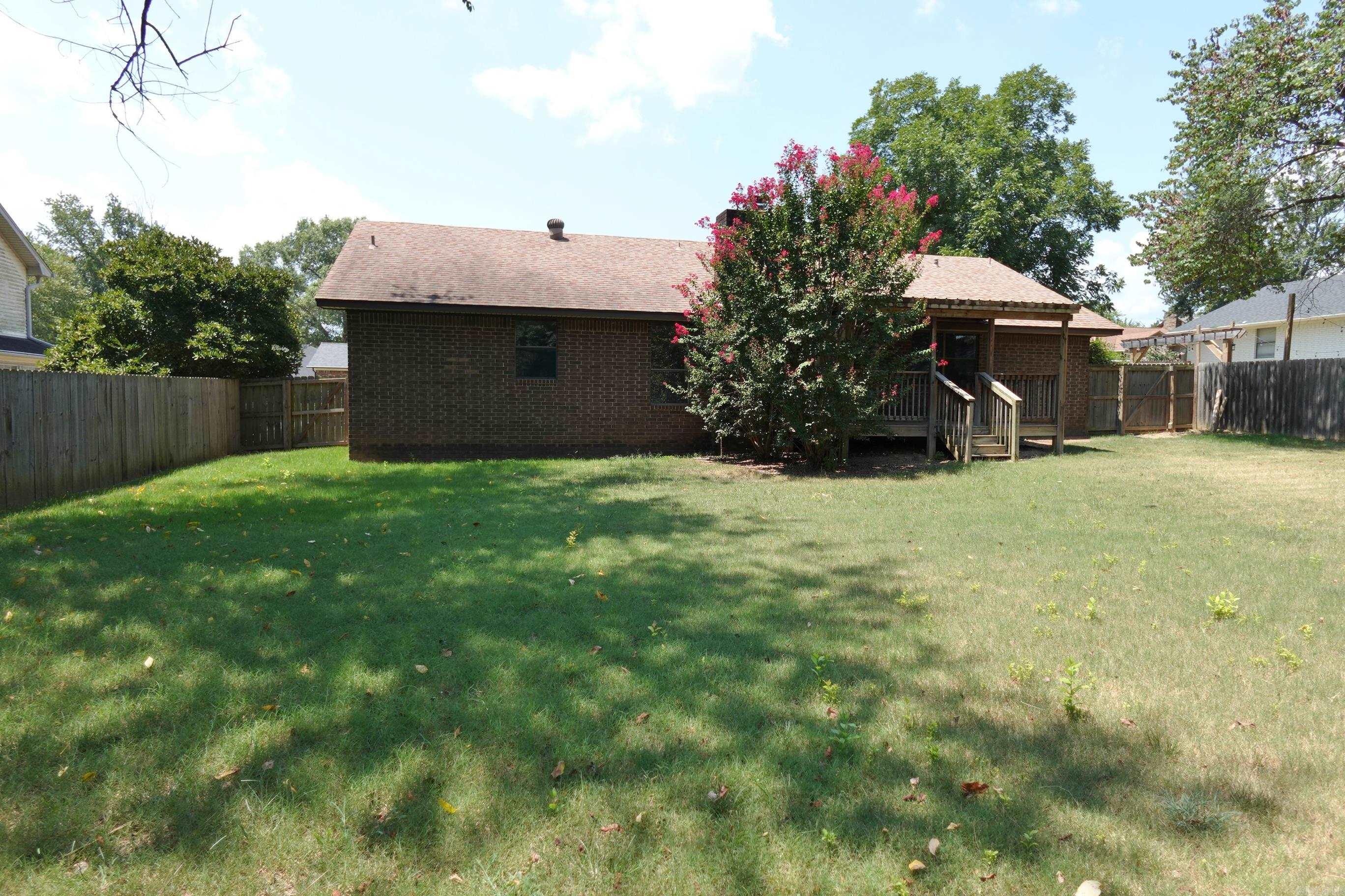 27 Kensington Dr.  Conway, AR