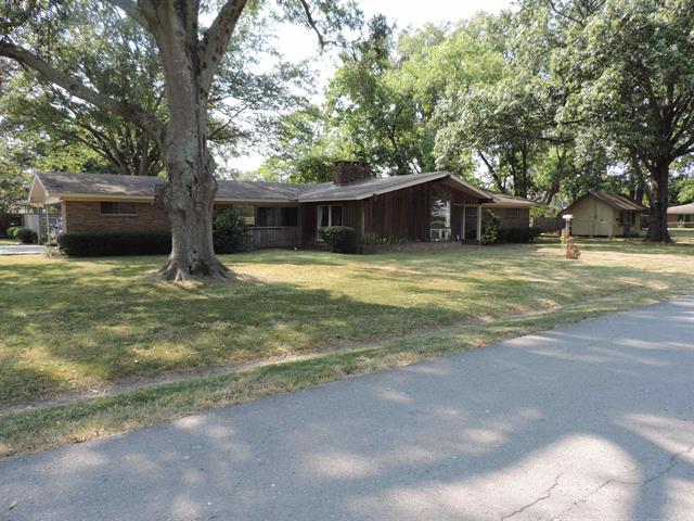 410  Adams  Dumas, AR