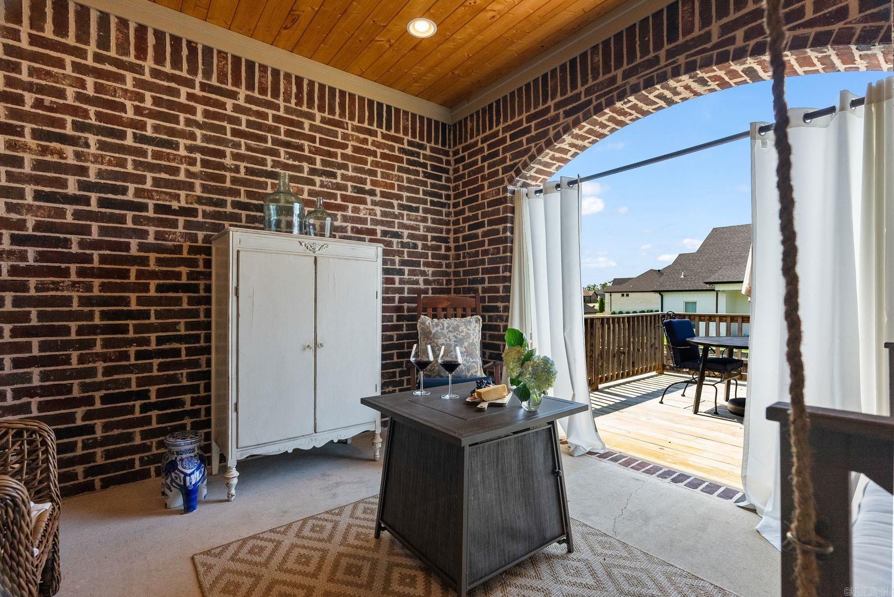 9844 Cliffside Dr  Sherwood, AR