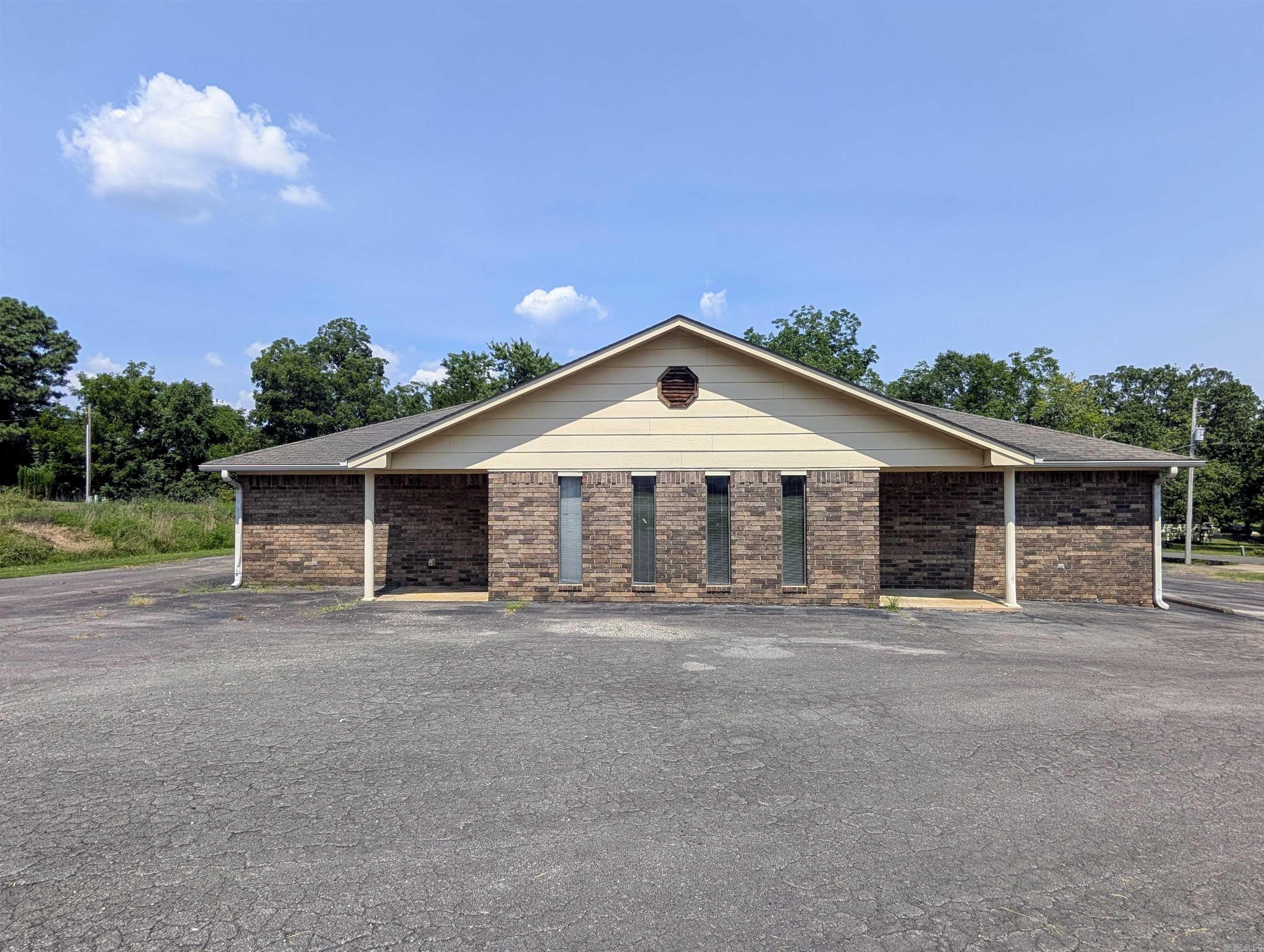 1102 S Mena Street  Mena, AR