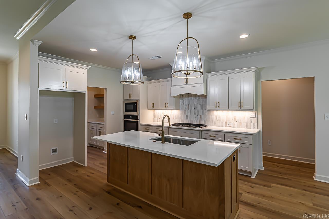 8341 Sapphire Cv.  Sherwood, AR