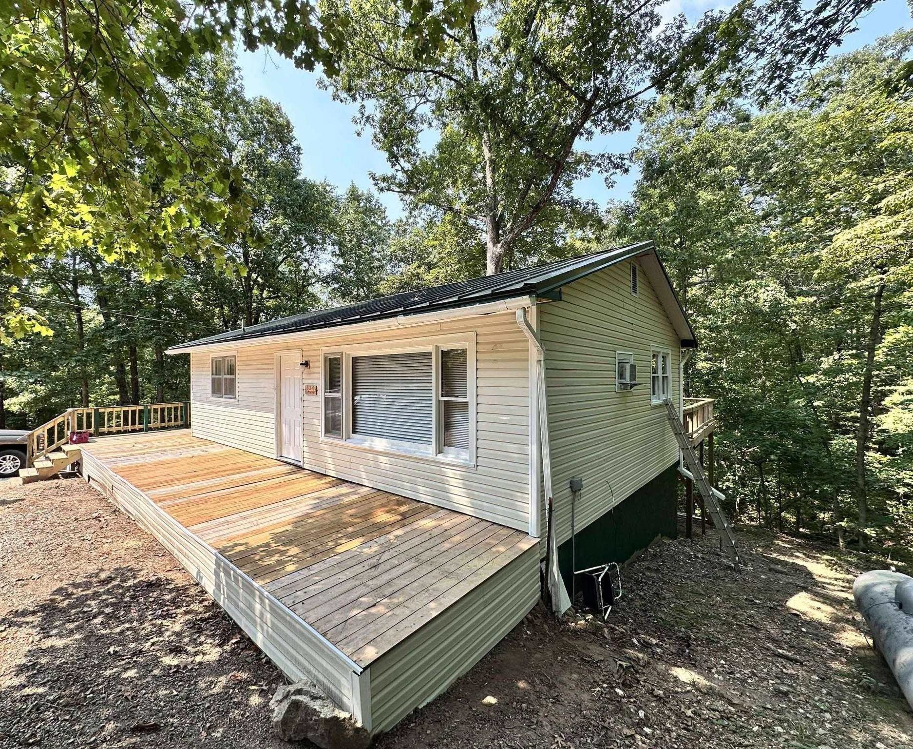 120 Frontier  Ozark Acres, AR