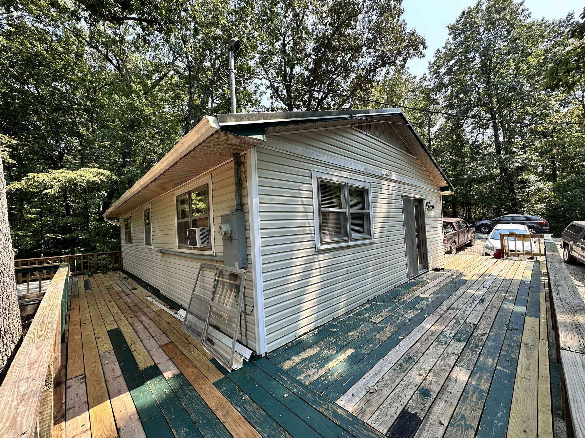 120 Frontier  Ozark Acres, AR
