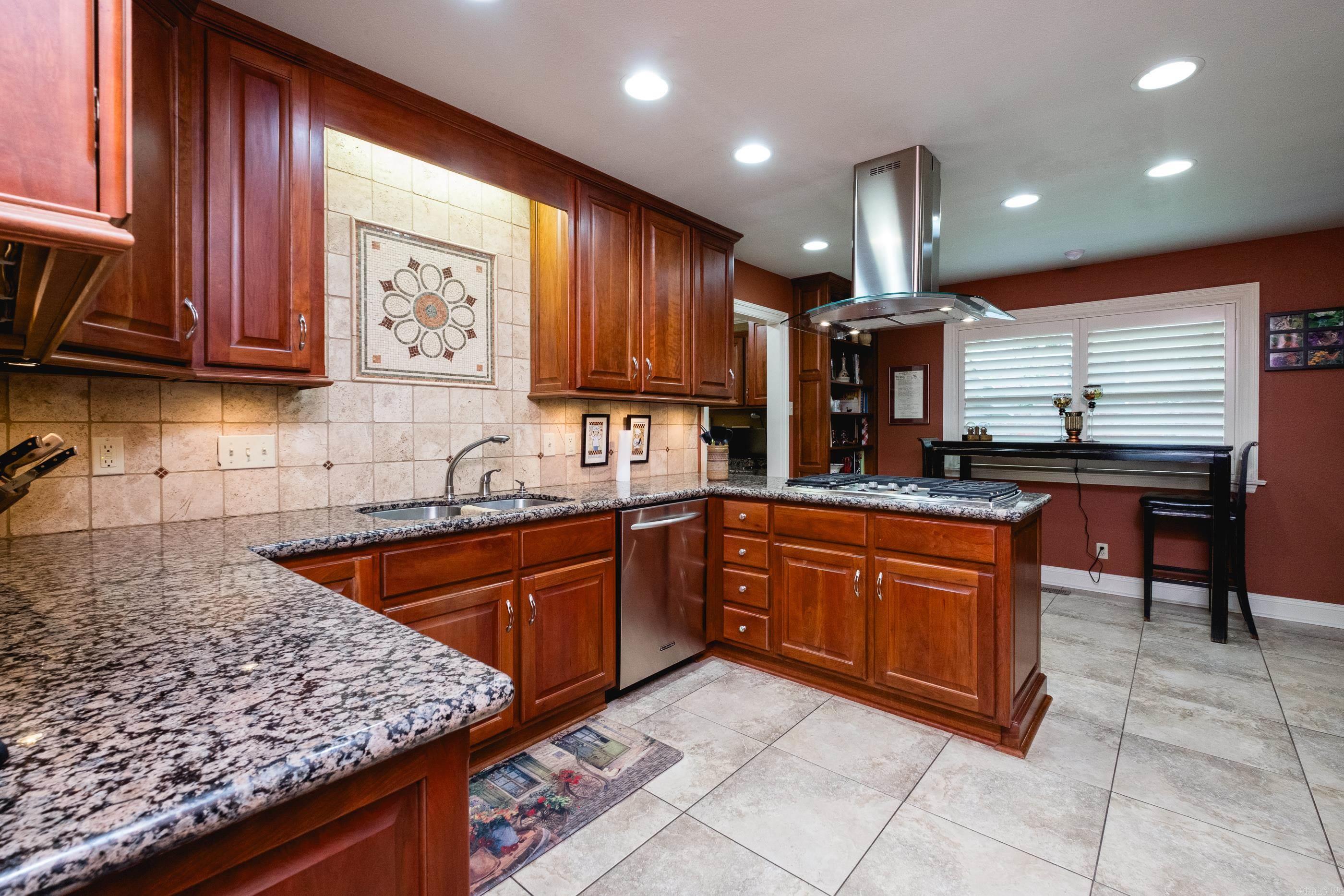 2701 Donaghey  North Little Rock, AR