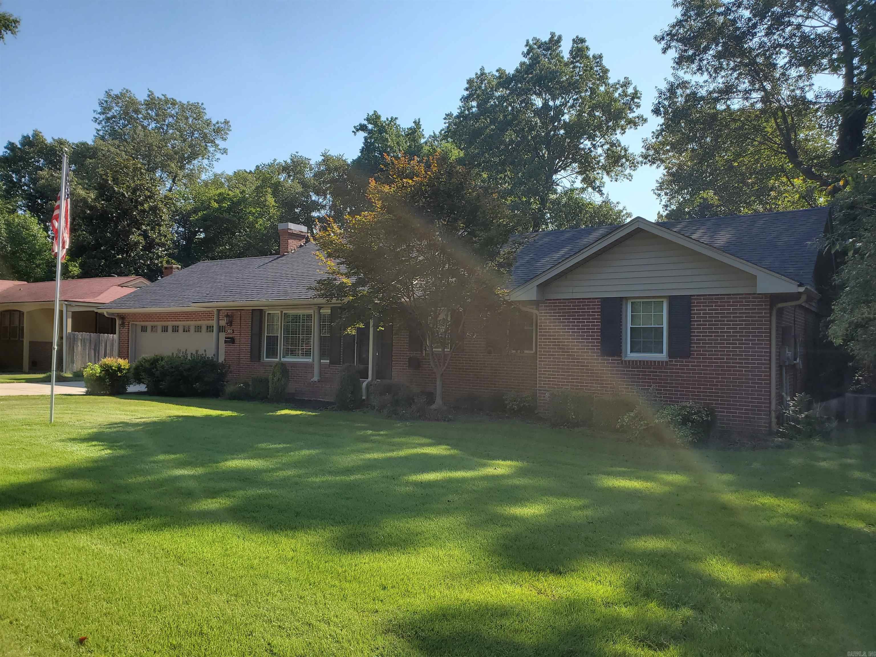 305 N 8th  Piggott, AR