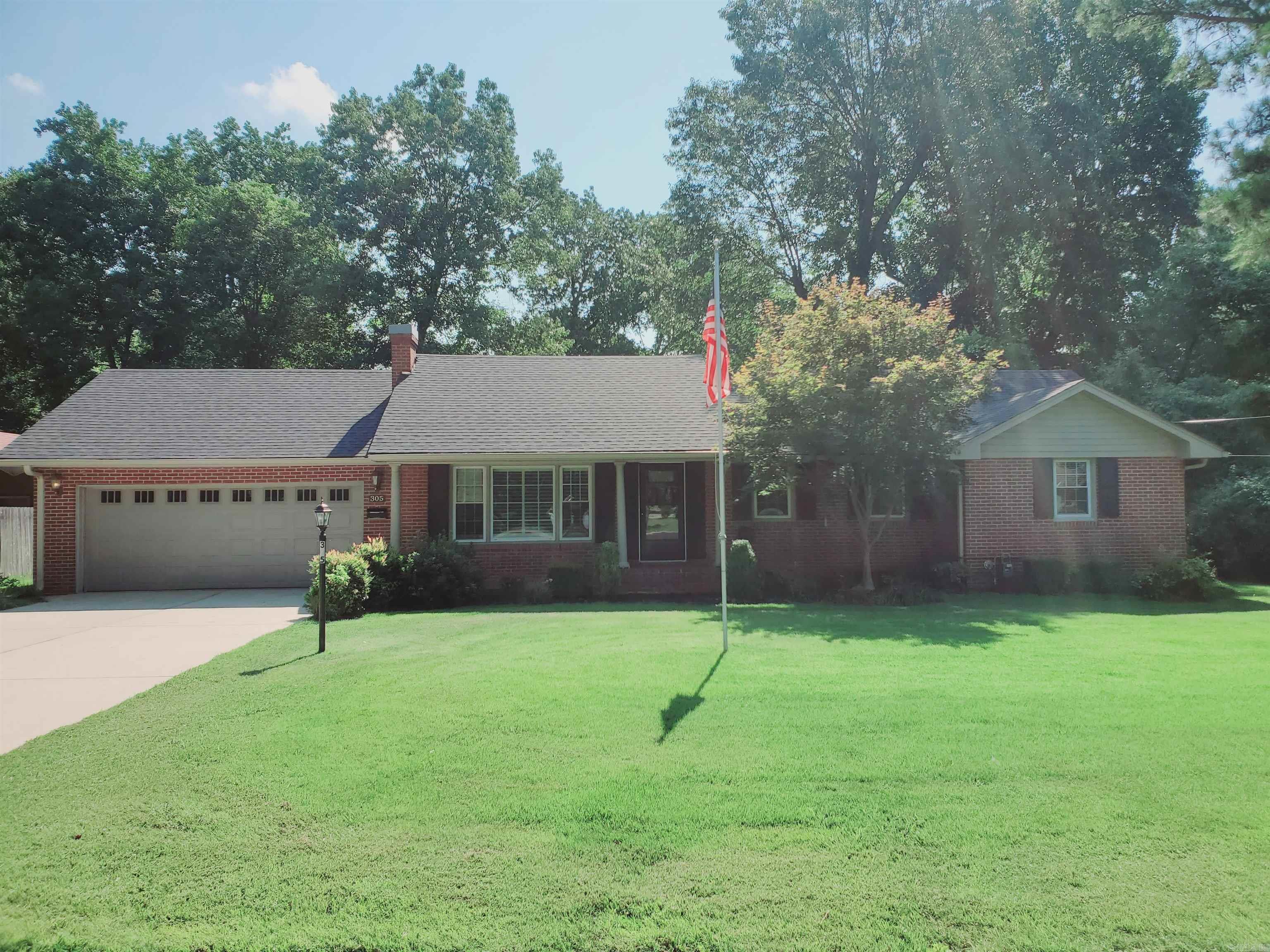 305 N 8th  Piggott, AR