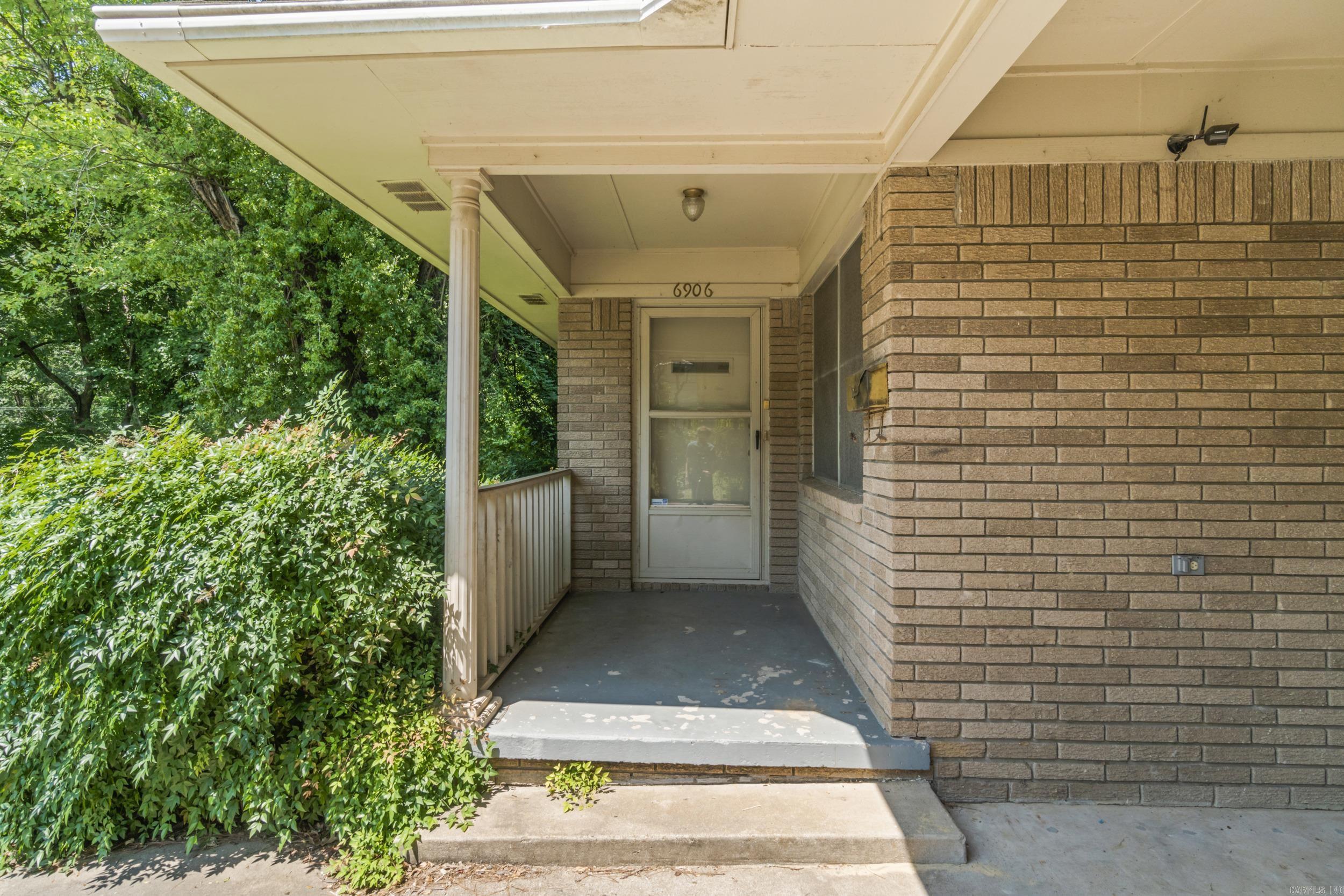 6906 W 33rd  Little Rock, AR