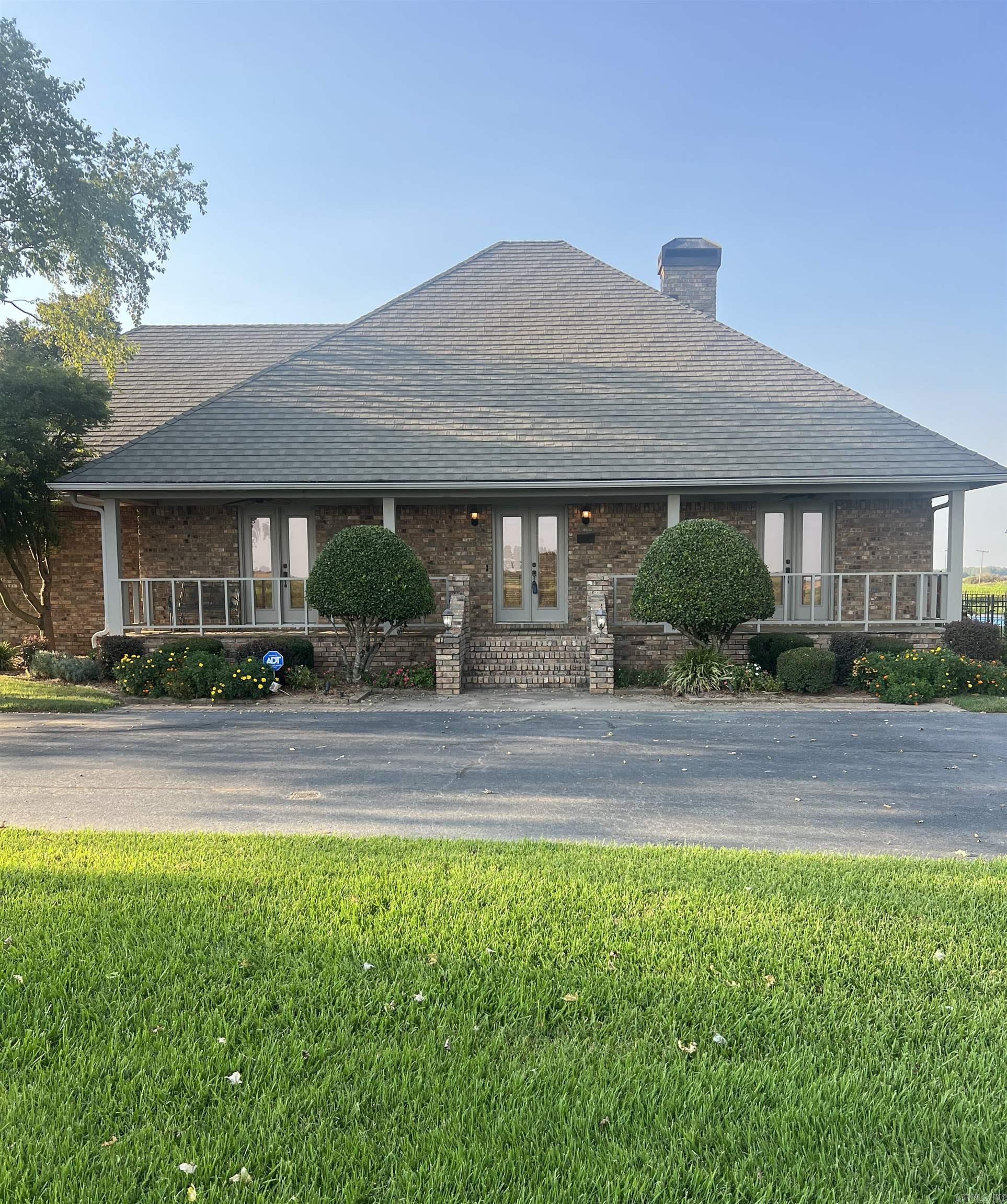 1902 E Schafer Road  Lonoke, AR