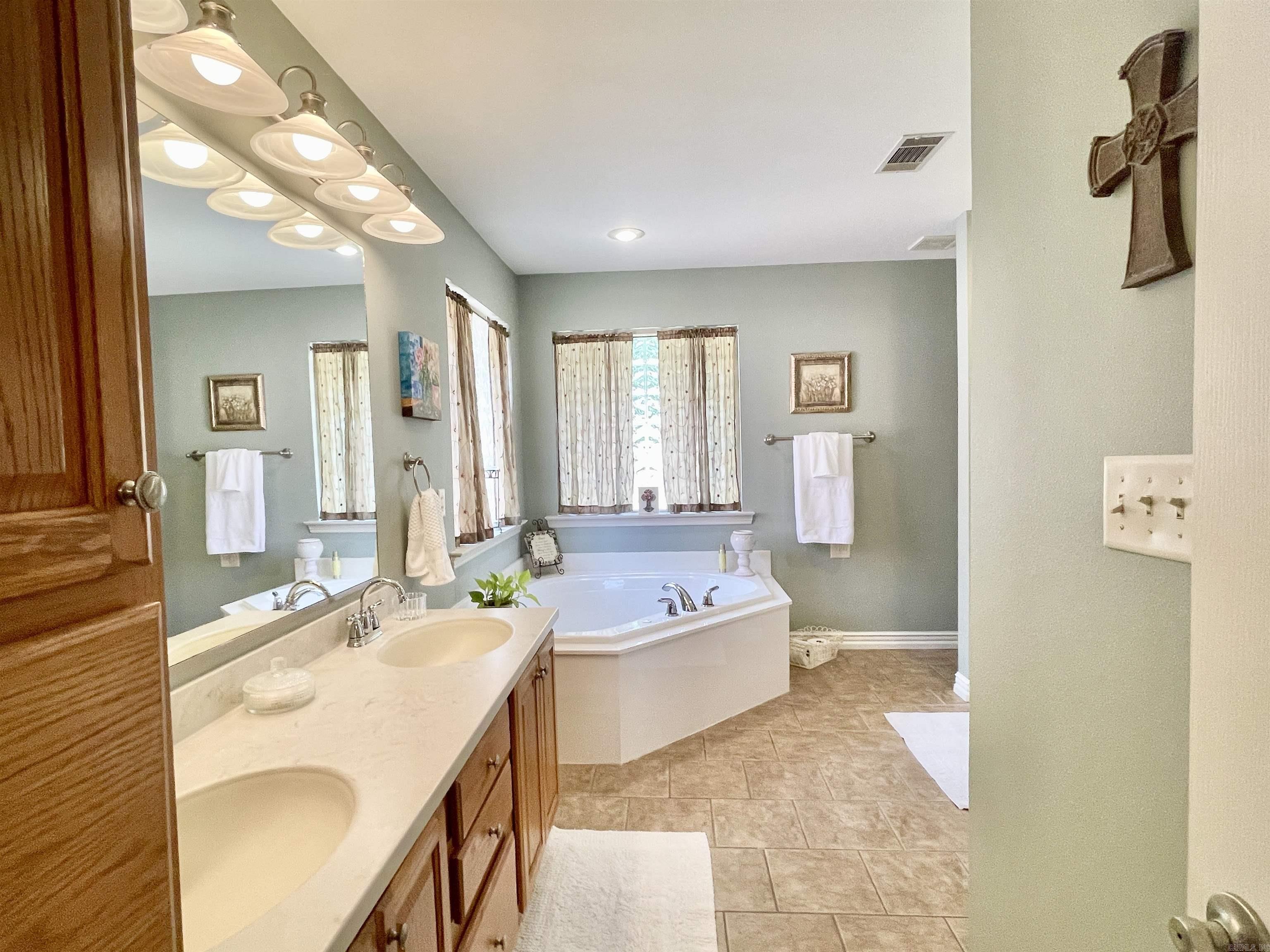 129 Pleasantwood  Maumelle, AR