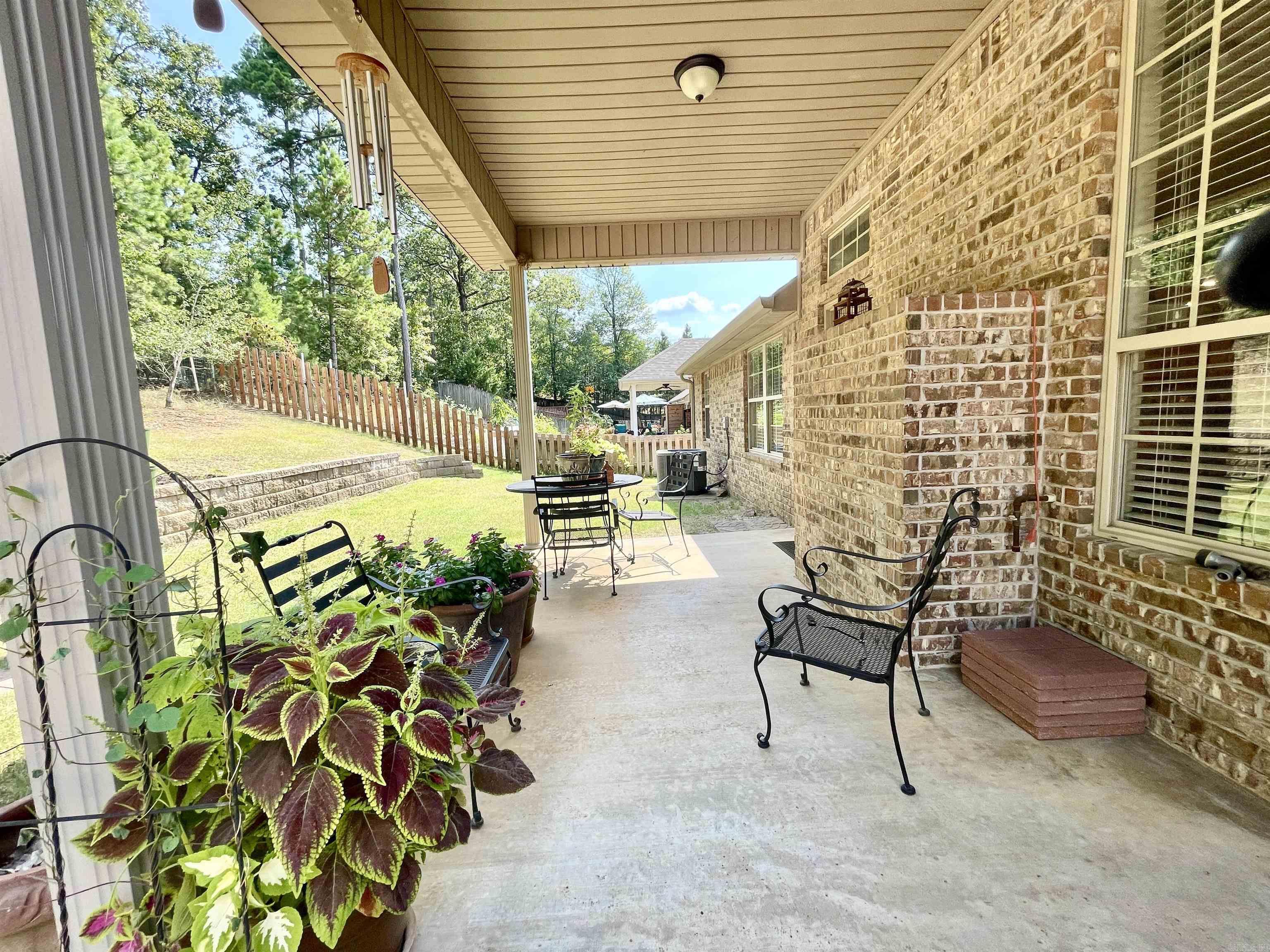 129 Pleasantwood  Maumelle, AR