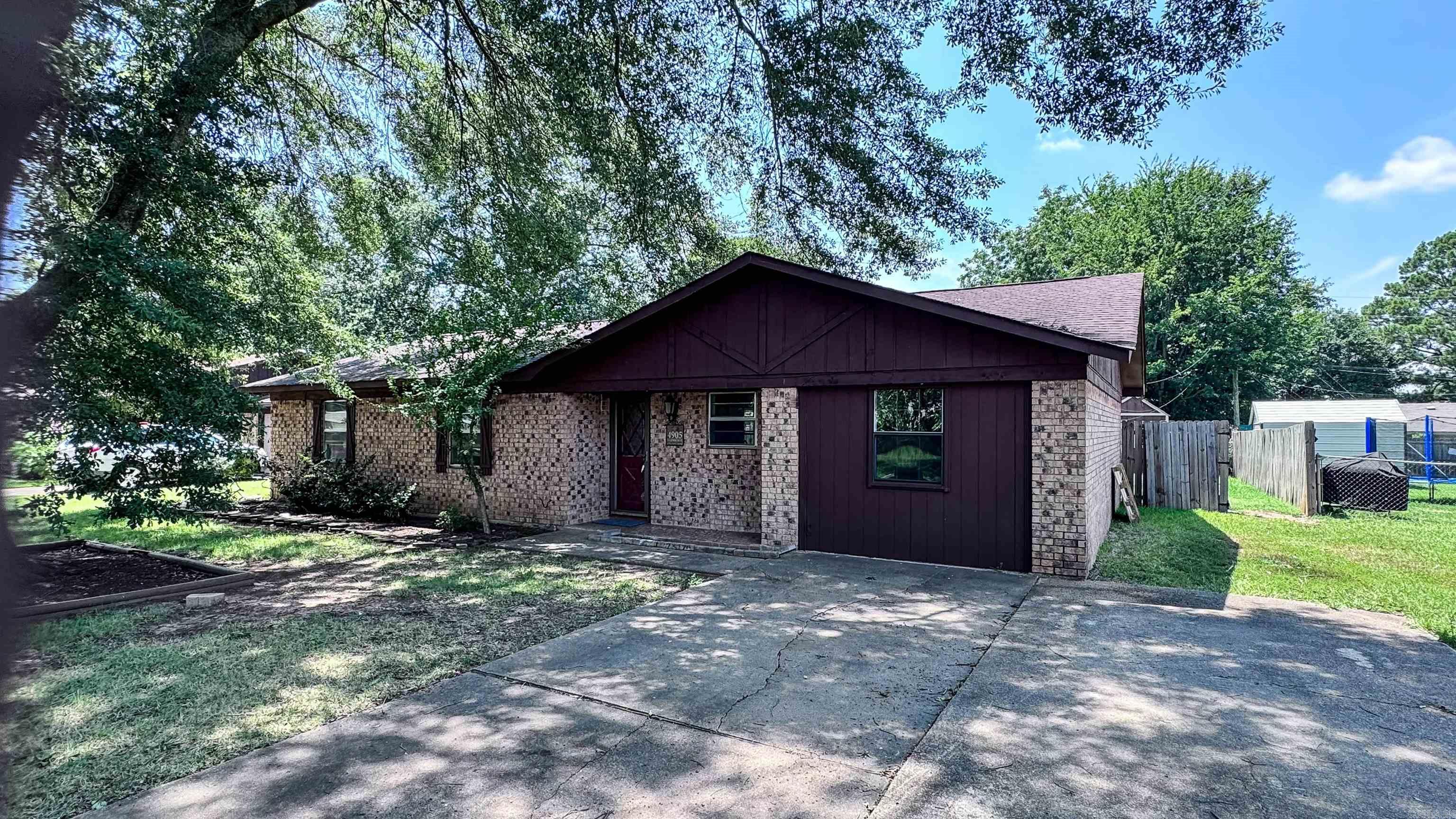 4905 Fernwood  Texarkana, AR