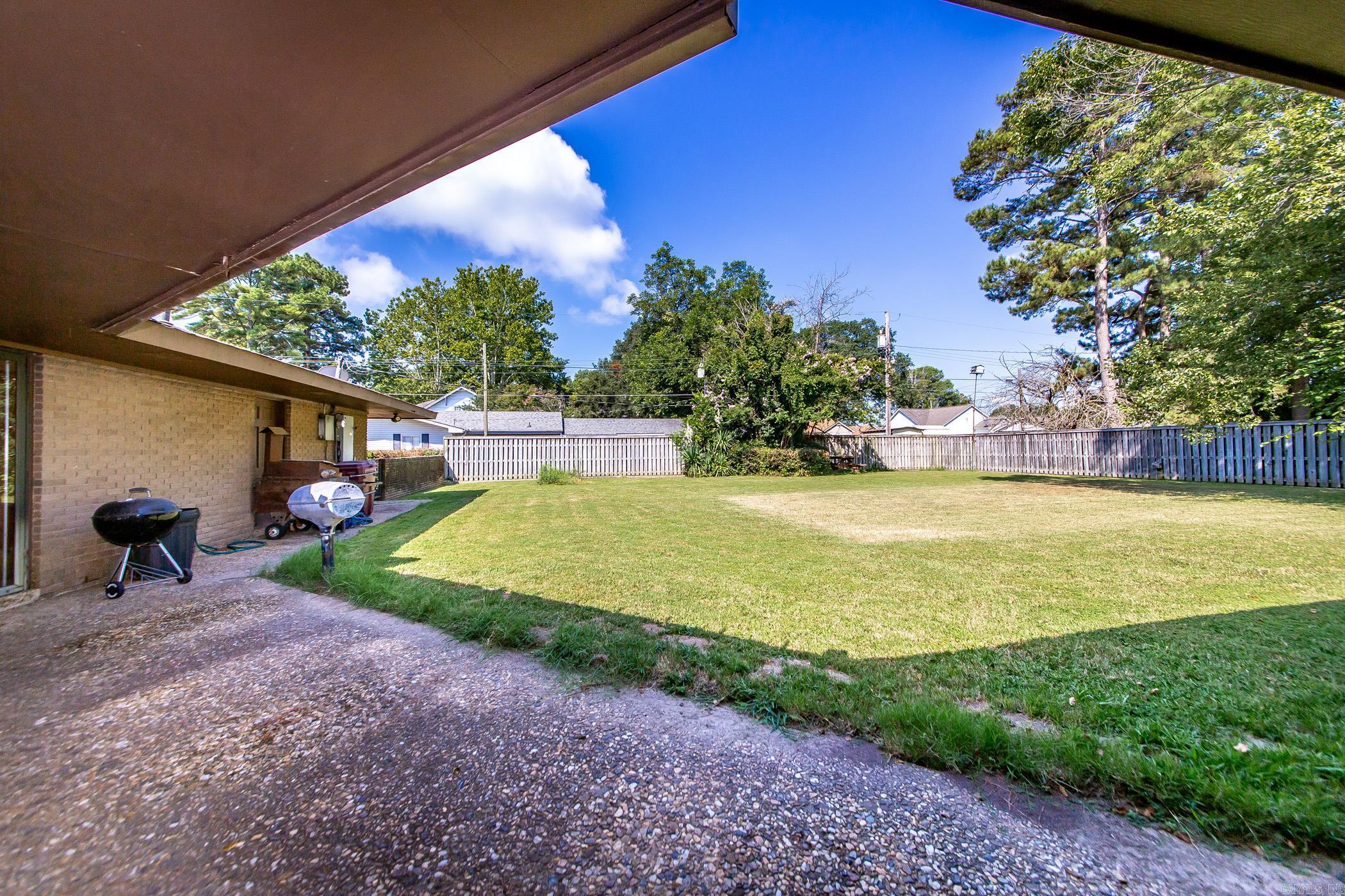 314 SE 5th  England, AR