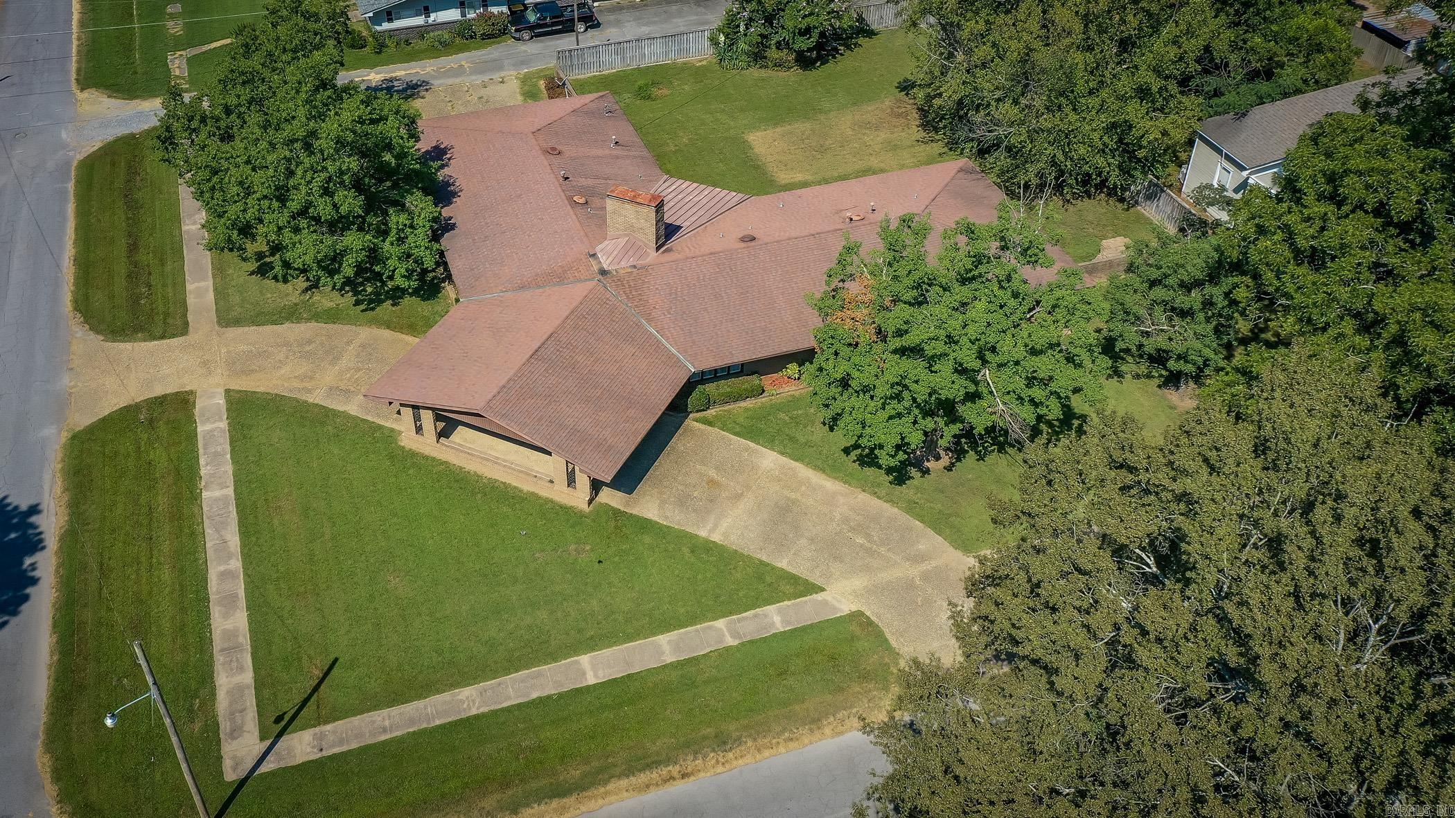 314 SE 5th  England, AR
