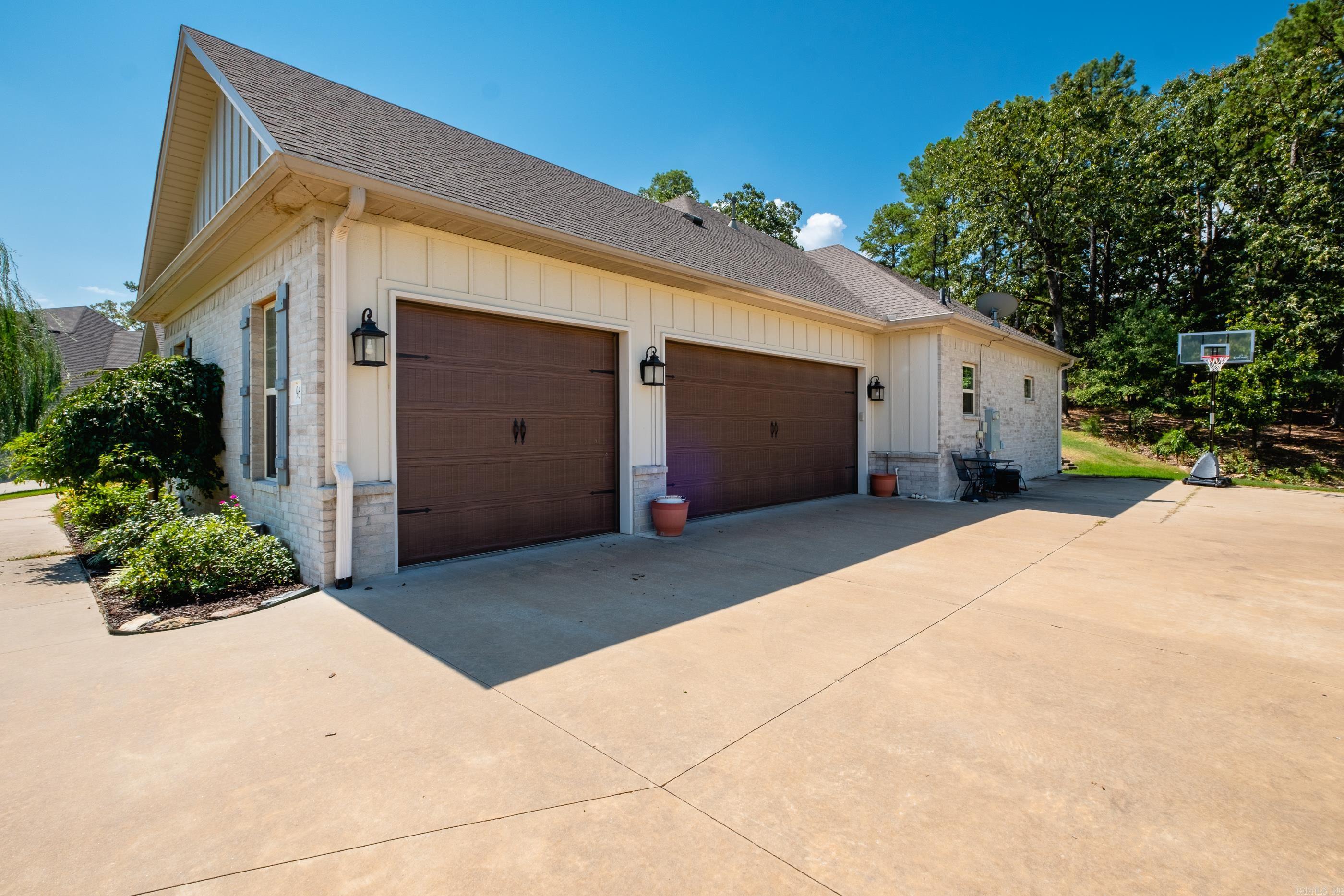 96 Ranch Ridge Road Little Rock, AR 72223