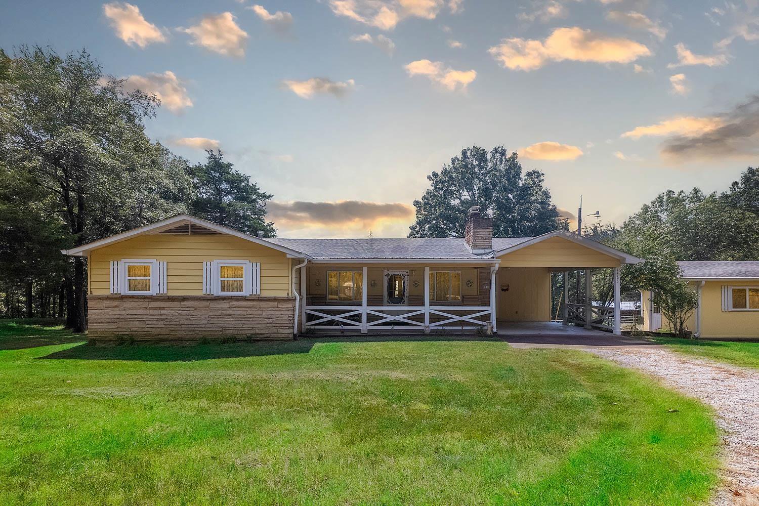 1563 Squirrel Hill Road
