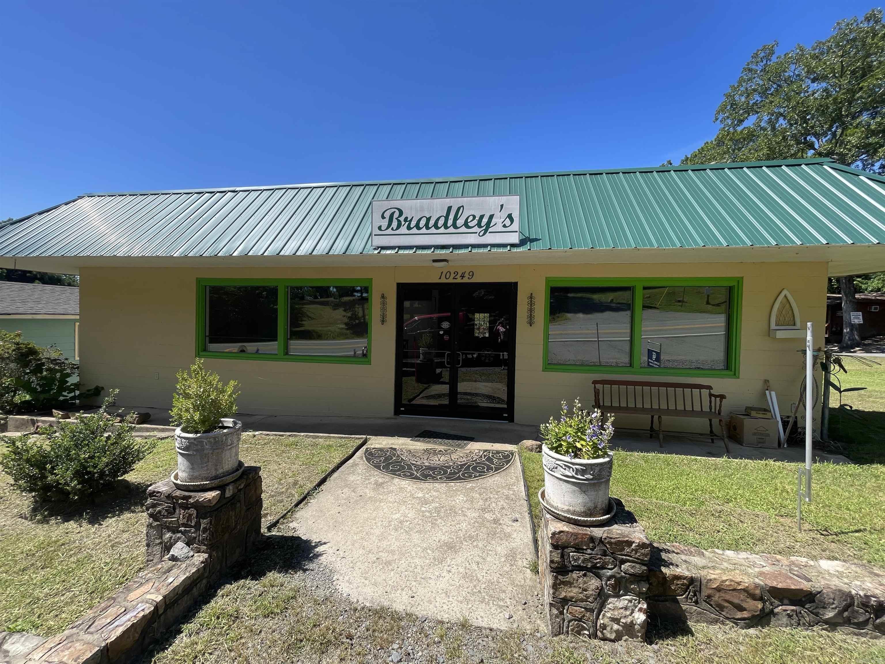 10249 Edgemont Rd.  Edgemont, AR
