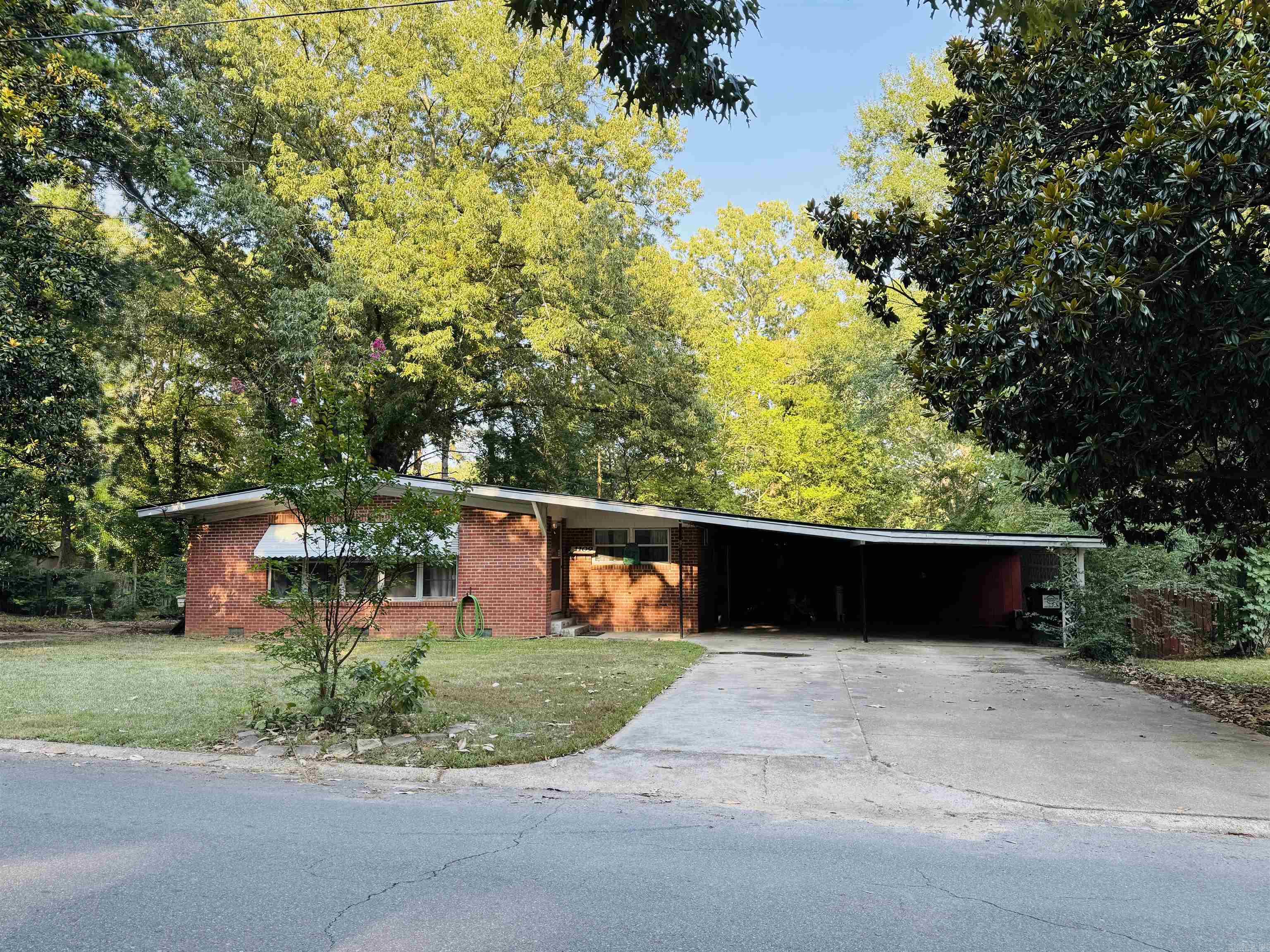 1109 Hester