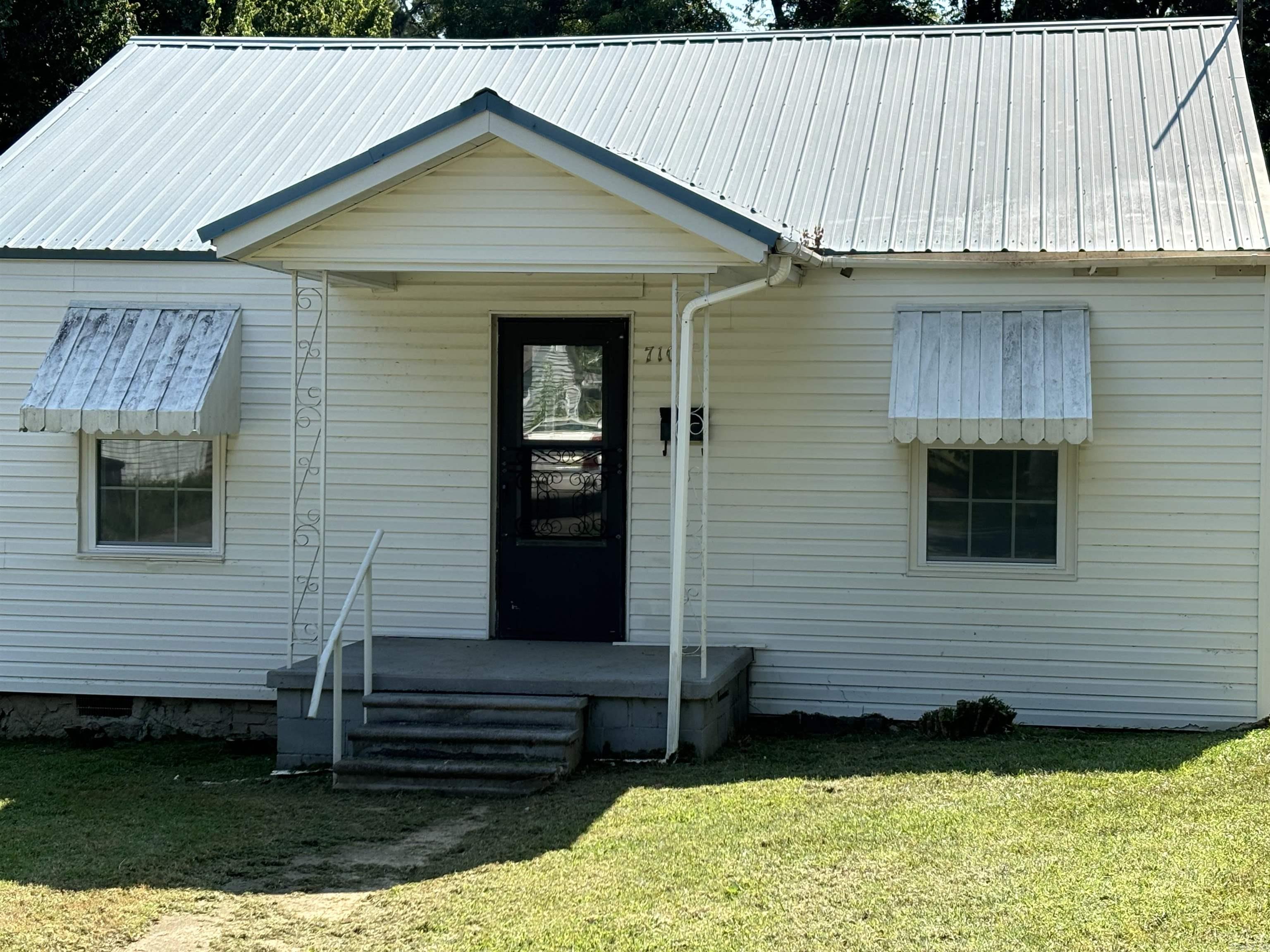 710 N Sowell  Searcy, AR