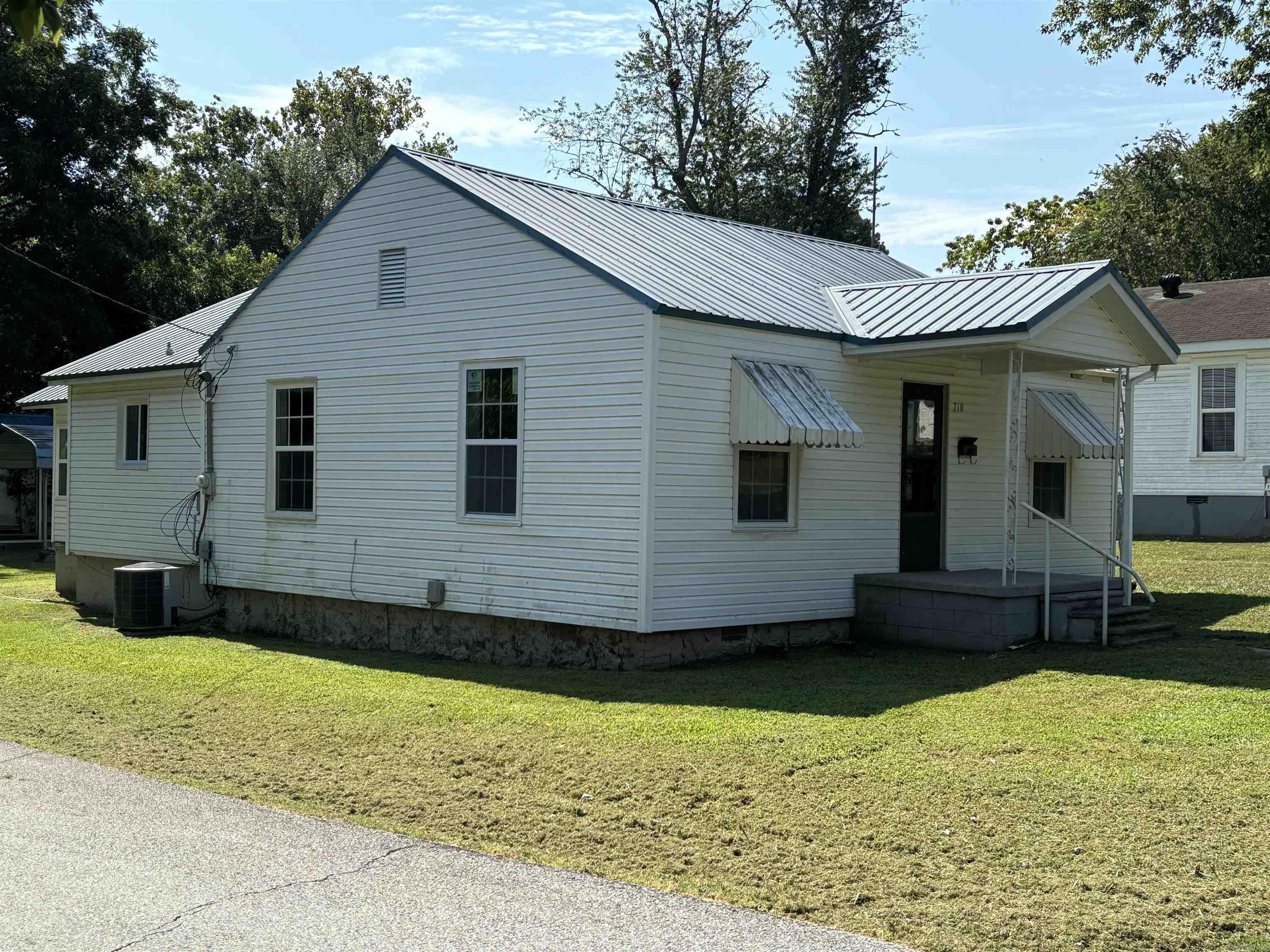 710 N Sowell  Searcy, AR