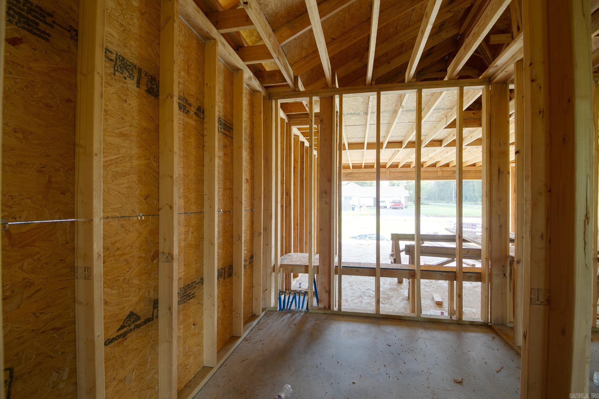 101 LLOYD HENDERSON  Beebe, AR