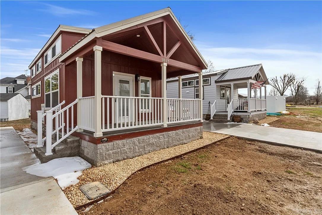 1817 S H  Rogers, AR
