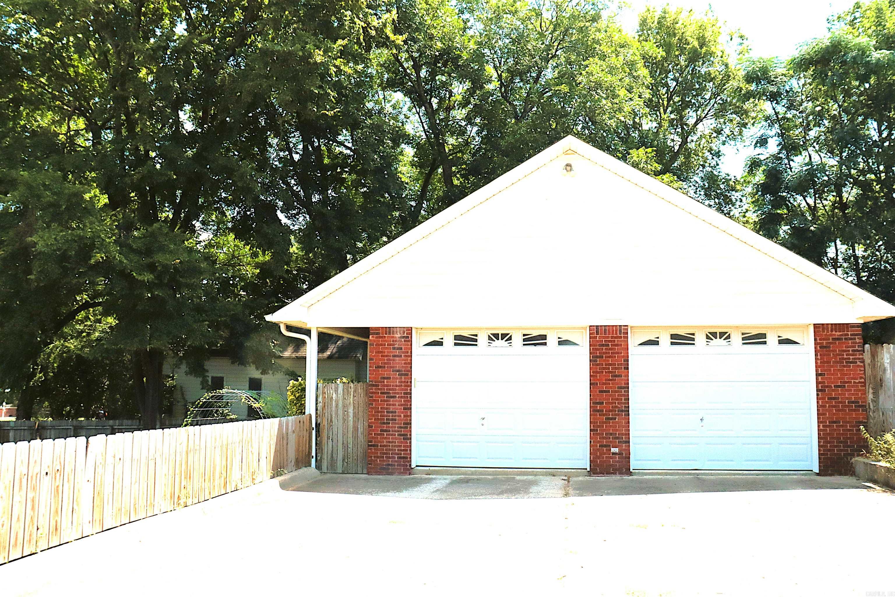 403 W Church Street  Morrilton, AR