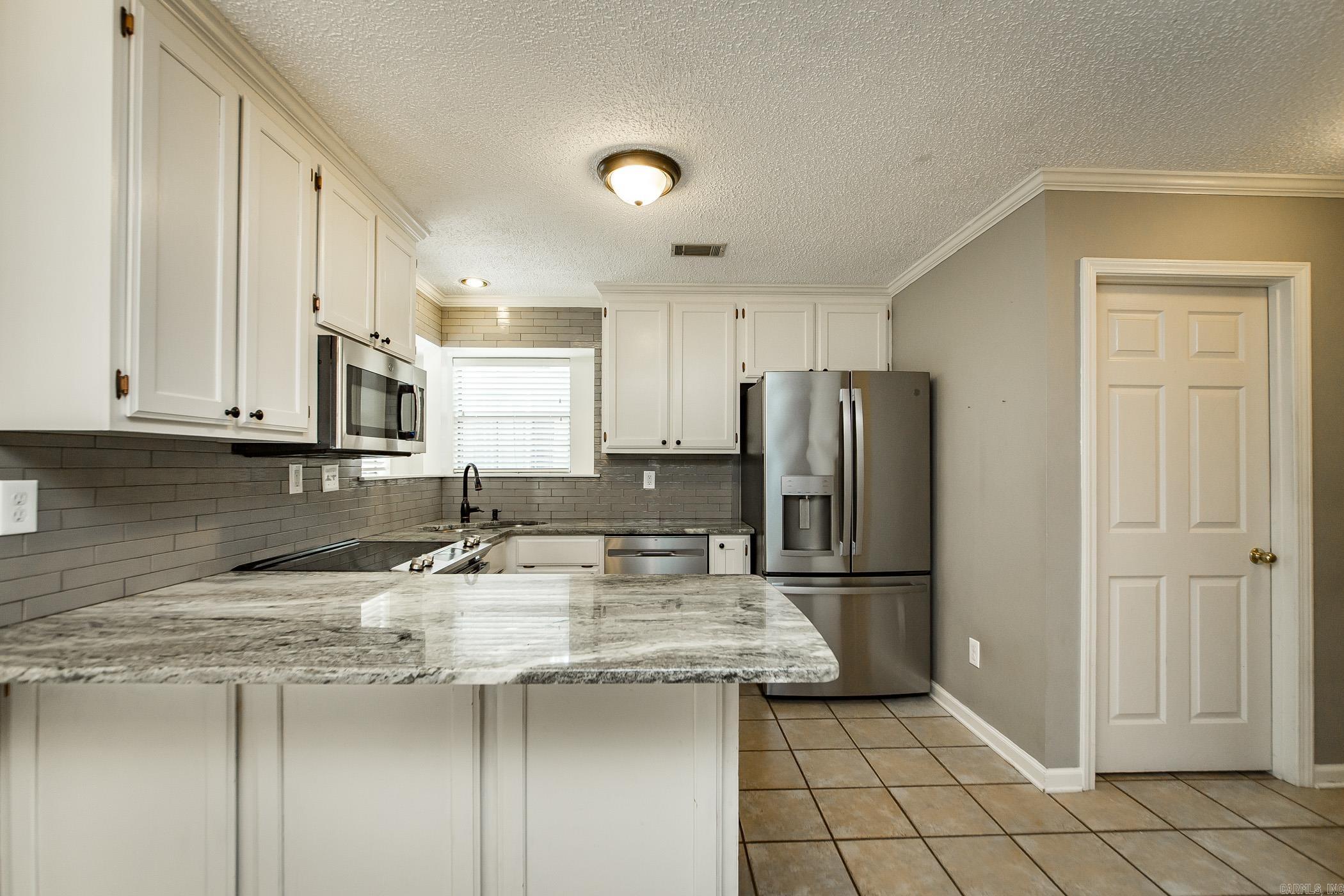 216 Chantilly Cir  Maumelle, AR