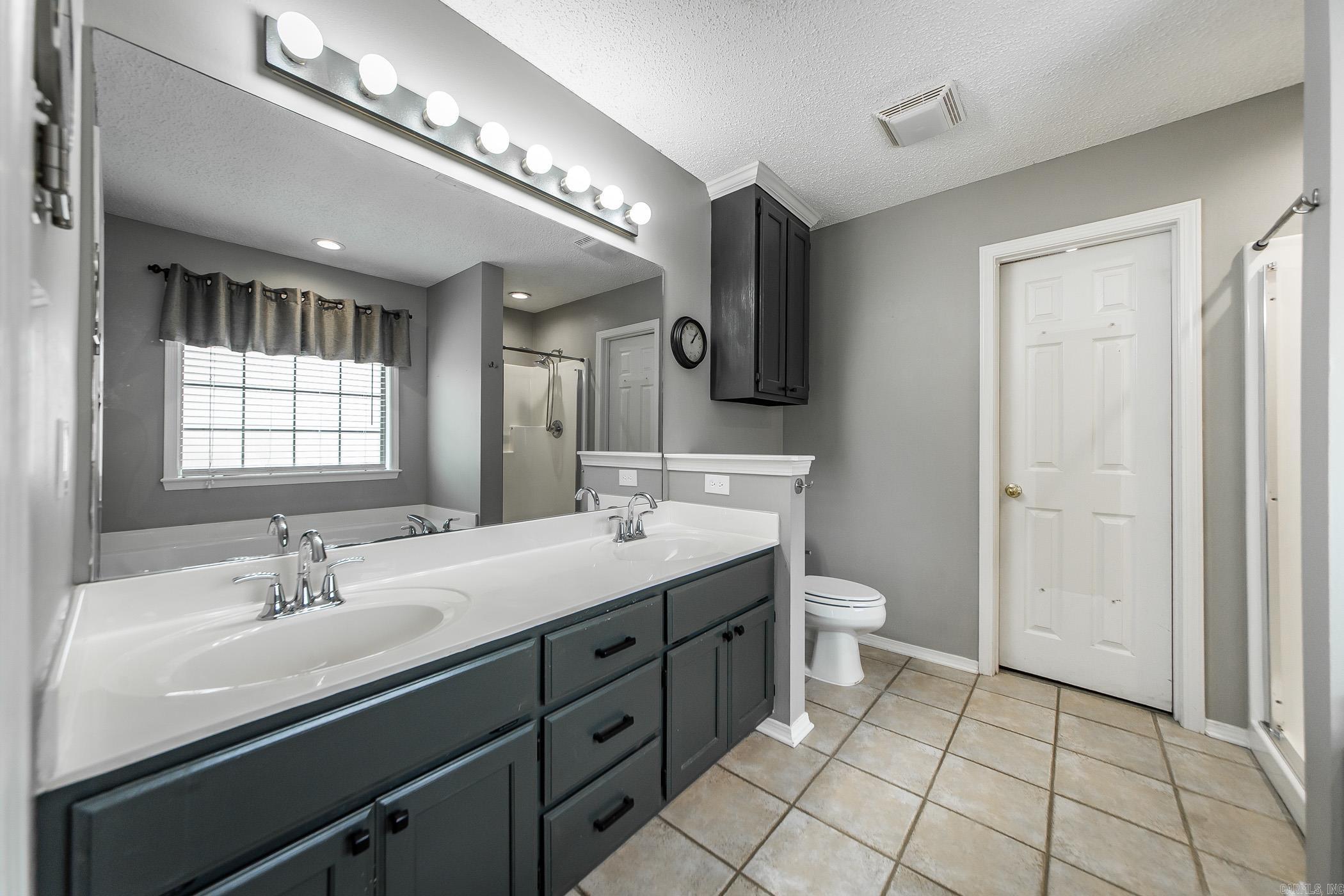 216 Chantilly Cir  Maumelle, AR
