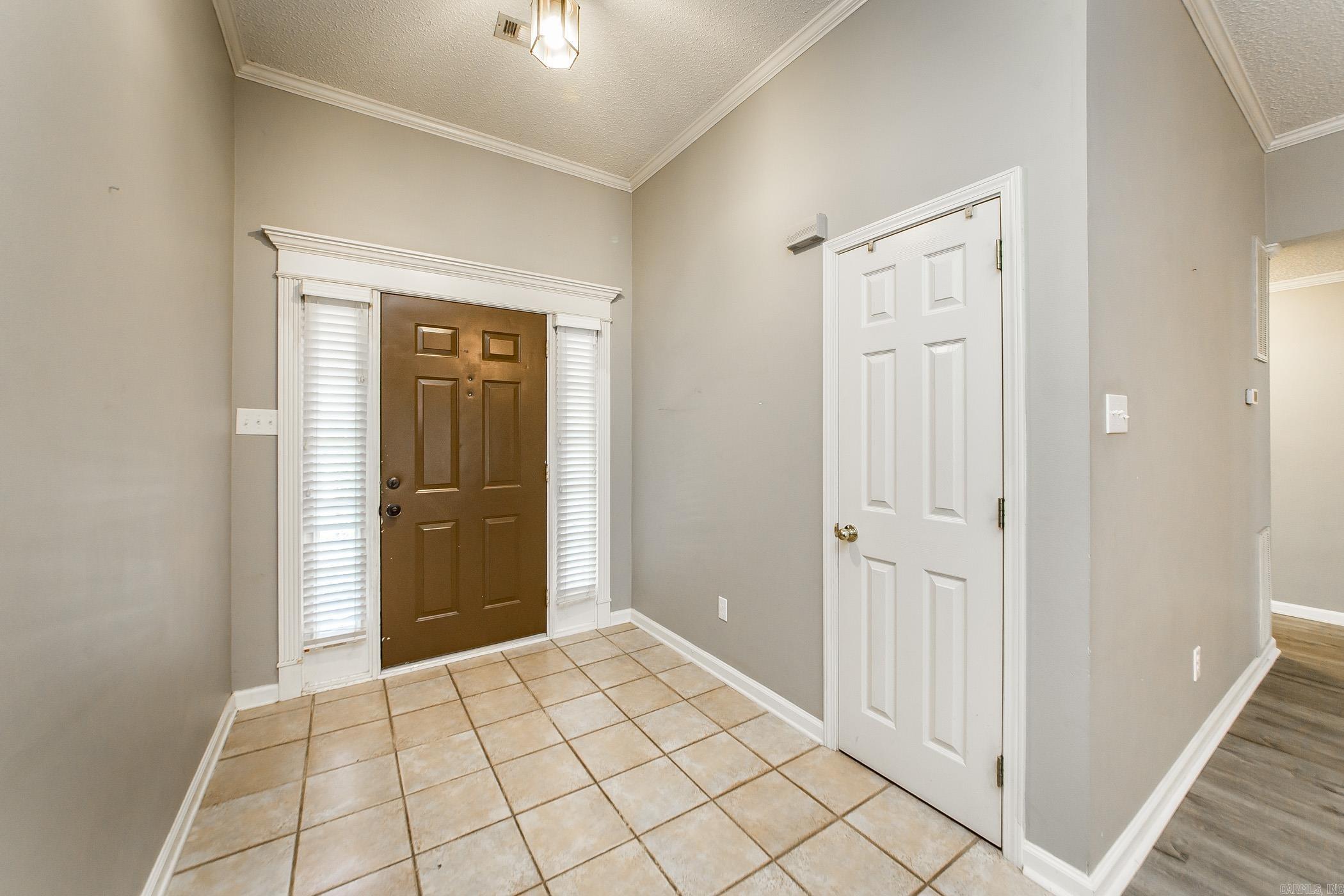 216 Chantilly Cir  Maumelle, AR