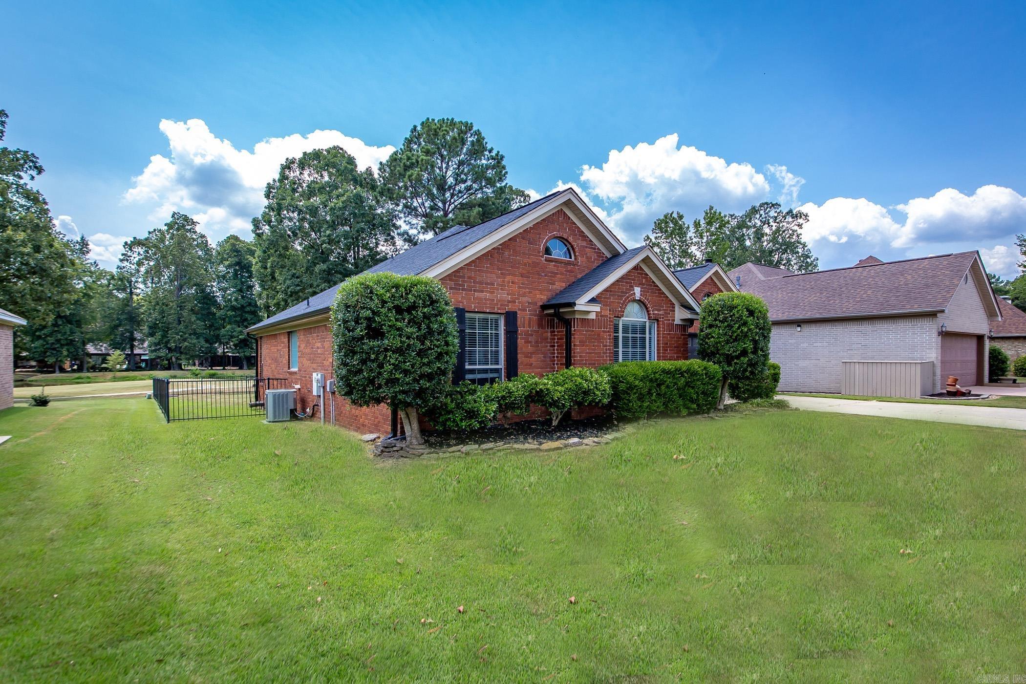 216 Chantilly Cir  Maumelle, AR