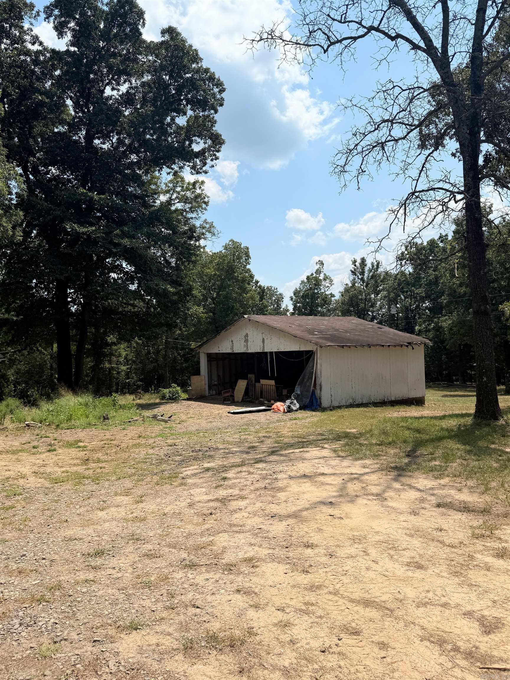 15547 Highway 123  Hagarville, AR