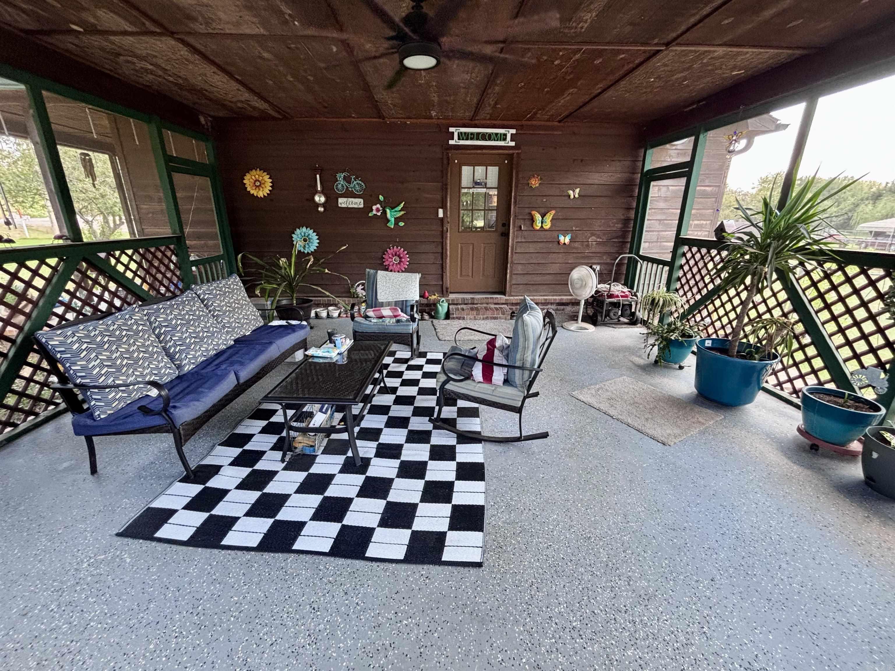 20 N D  Pottsville, AR
