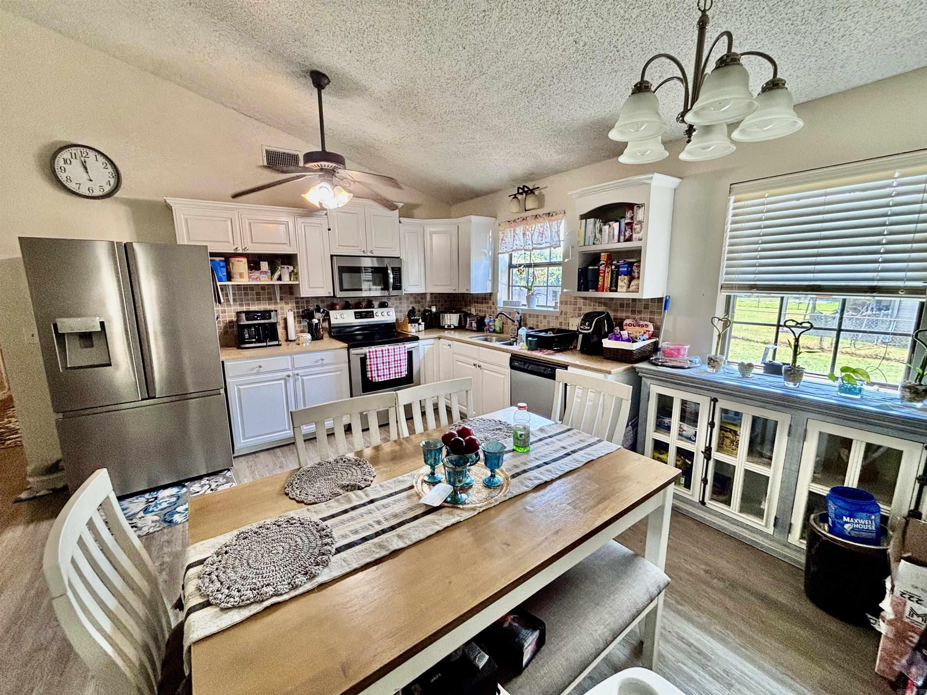 20 N D  Pottsville, AR