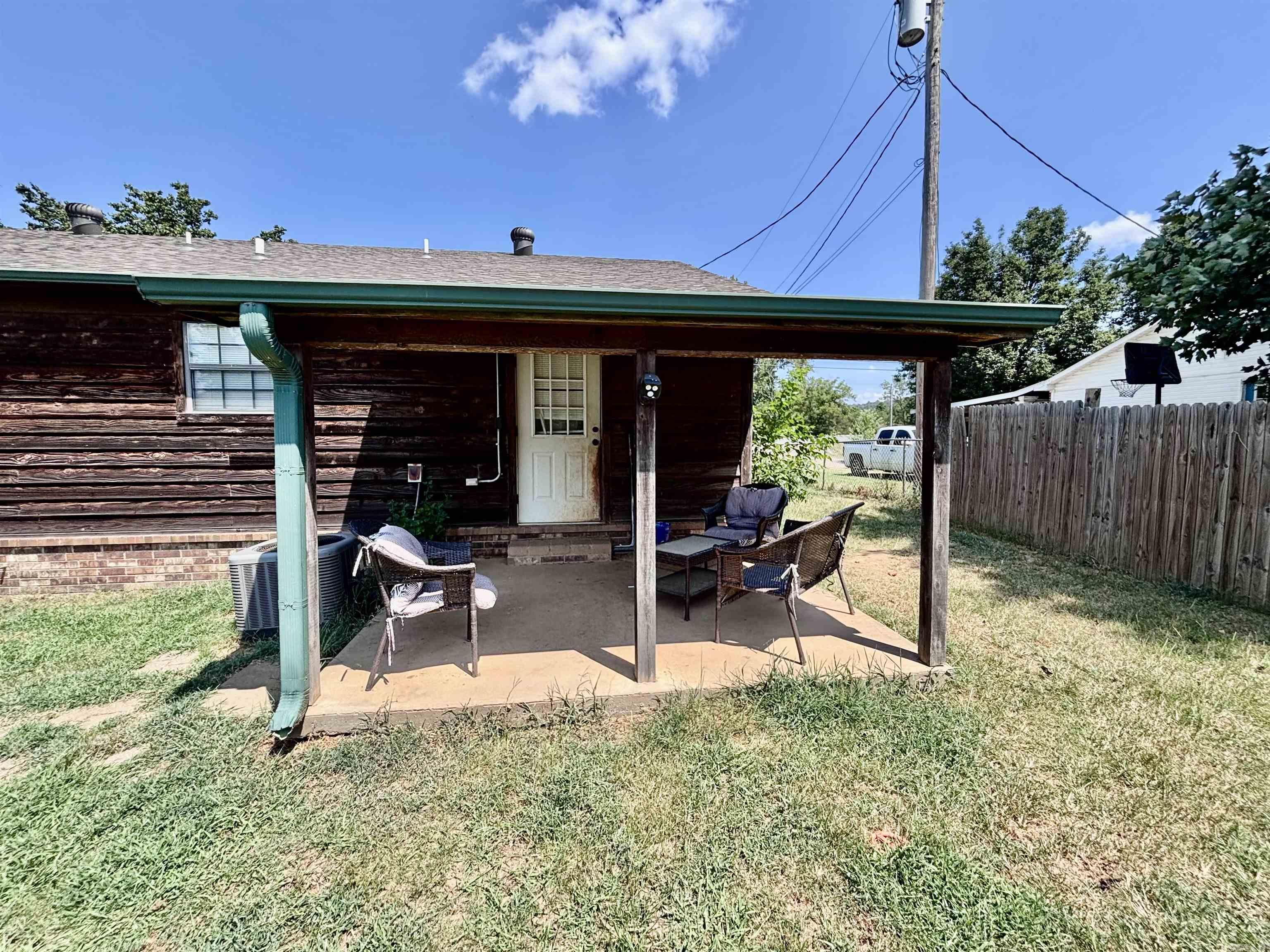 20 N D  Pottsville, AR