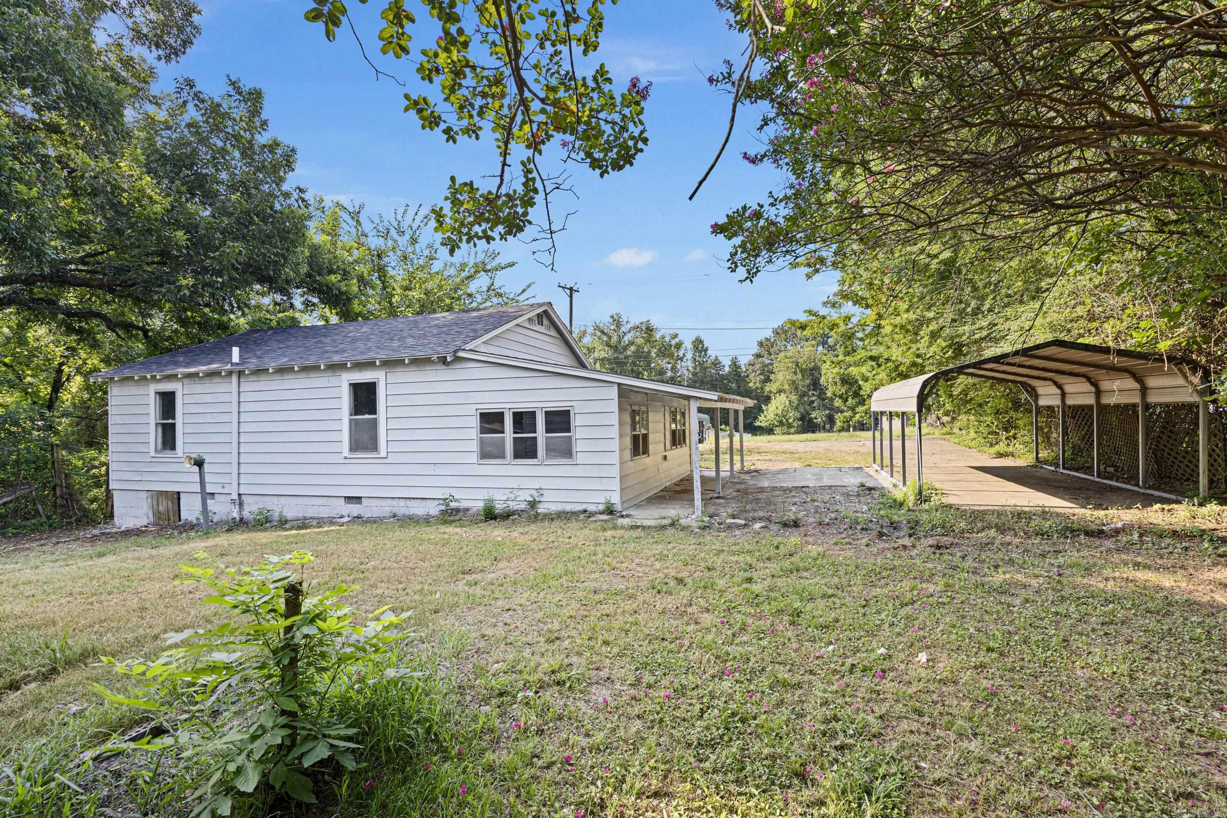 1208 Powers  Clarksville, AR