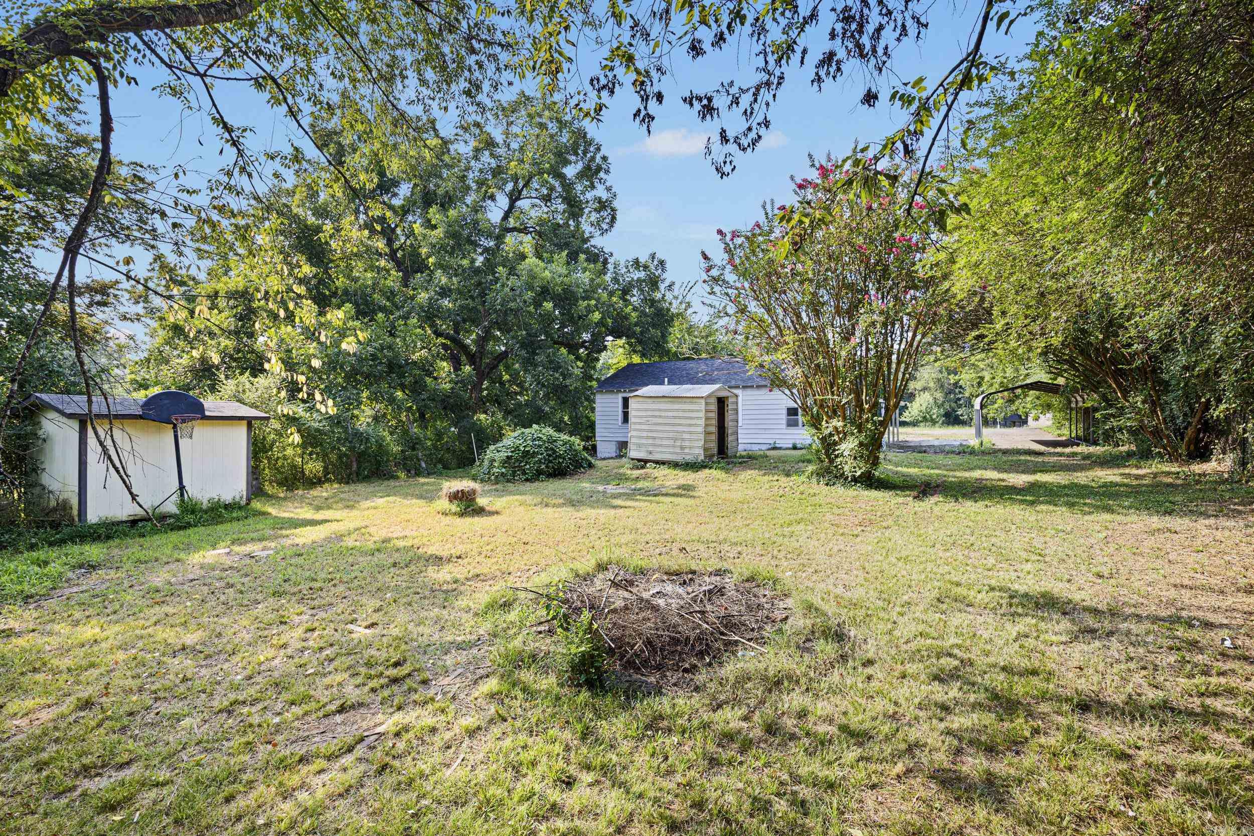 1208 Powers  Clarksville, AR