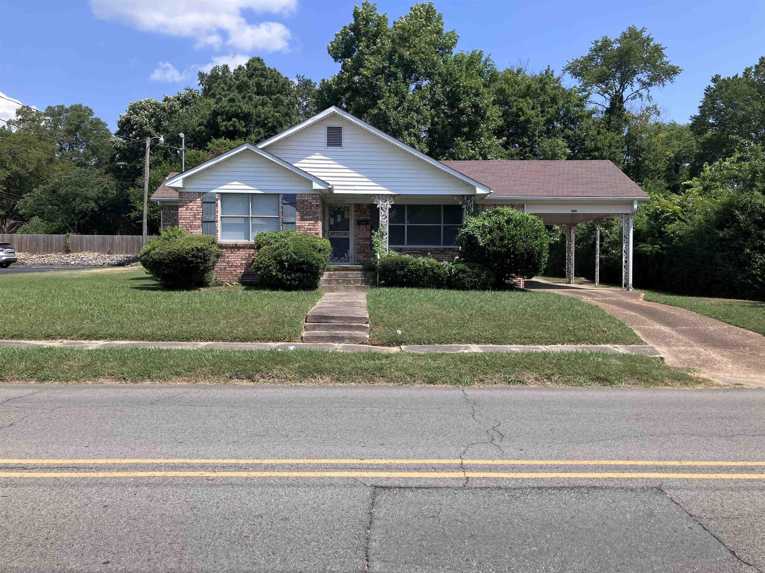 506 W Pleasure  Searcy, AR