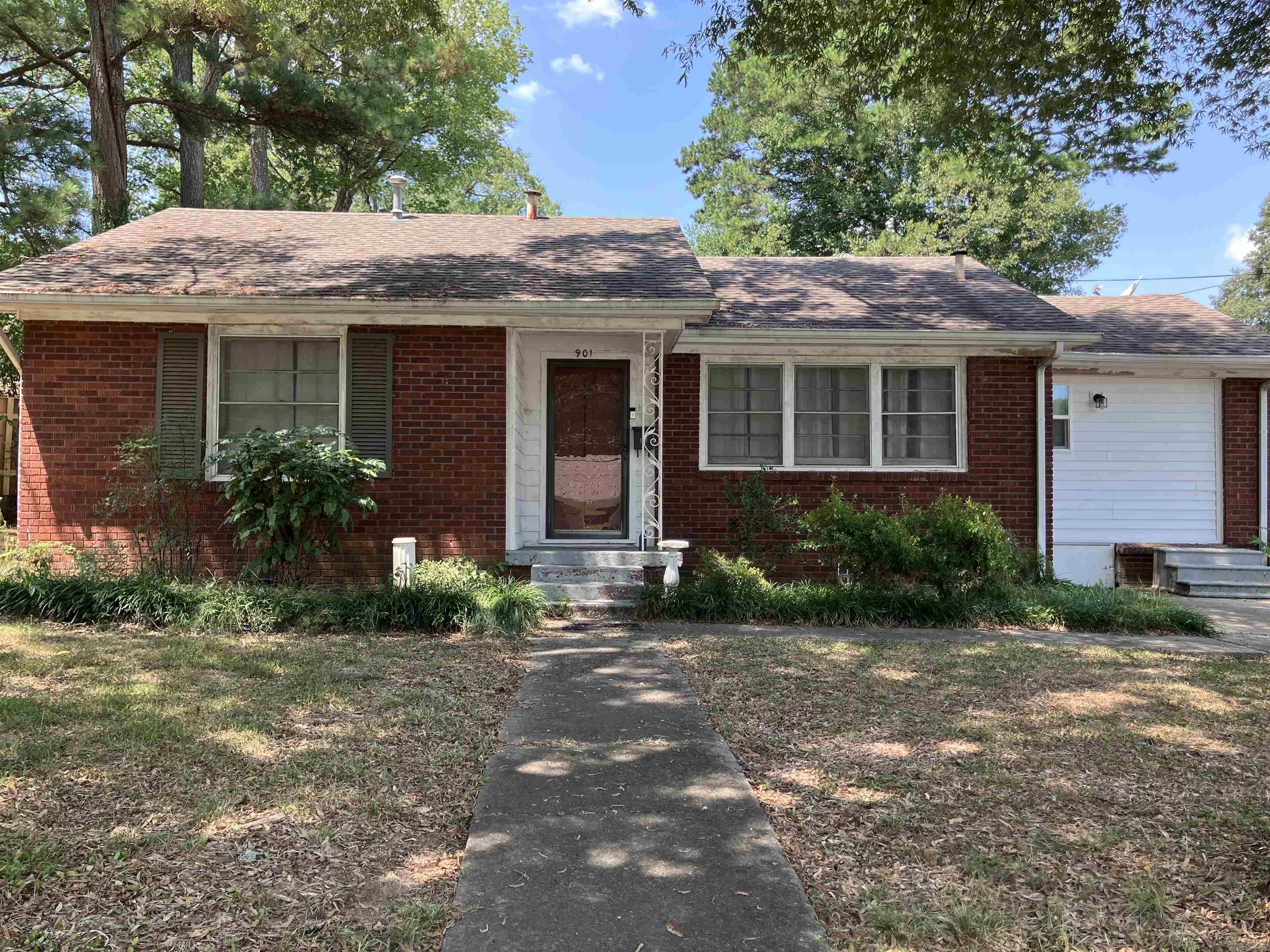 901 Cedar  Searcy, AR