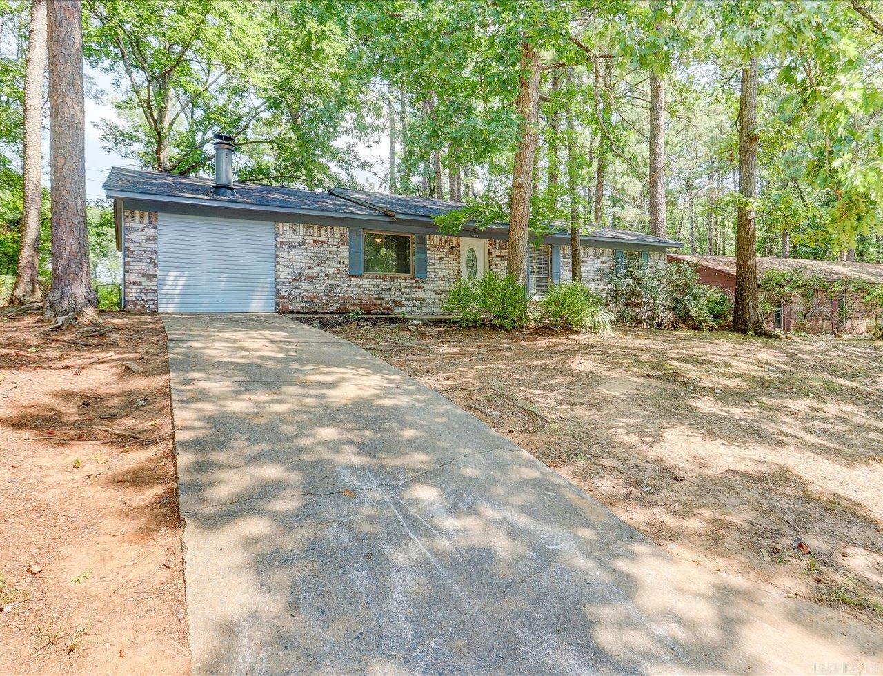9814 Woodland  Little Rock, AR