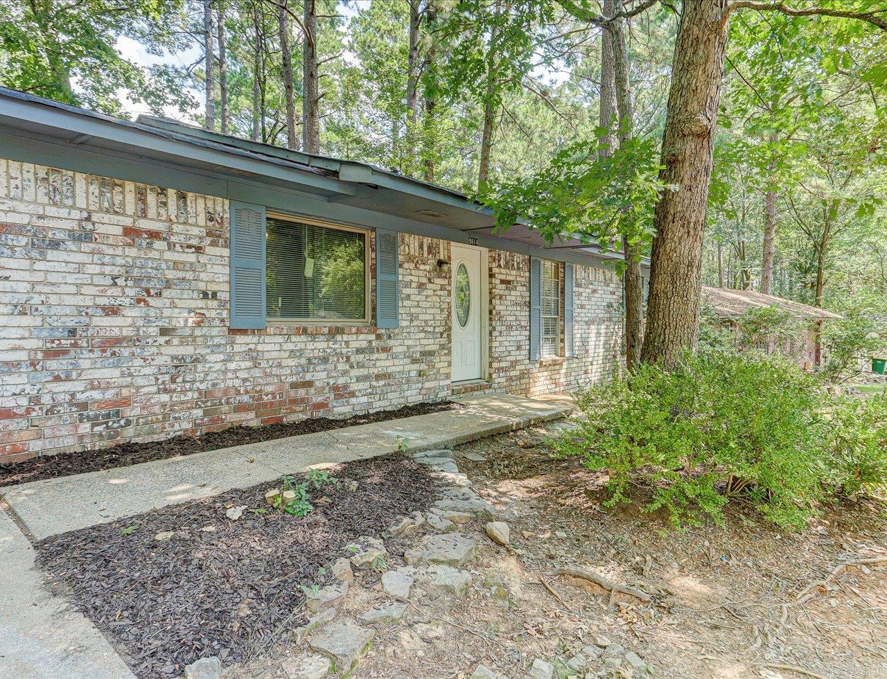 9814 Woodland  Little Rock, AR