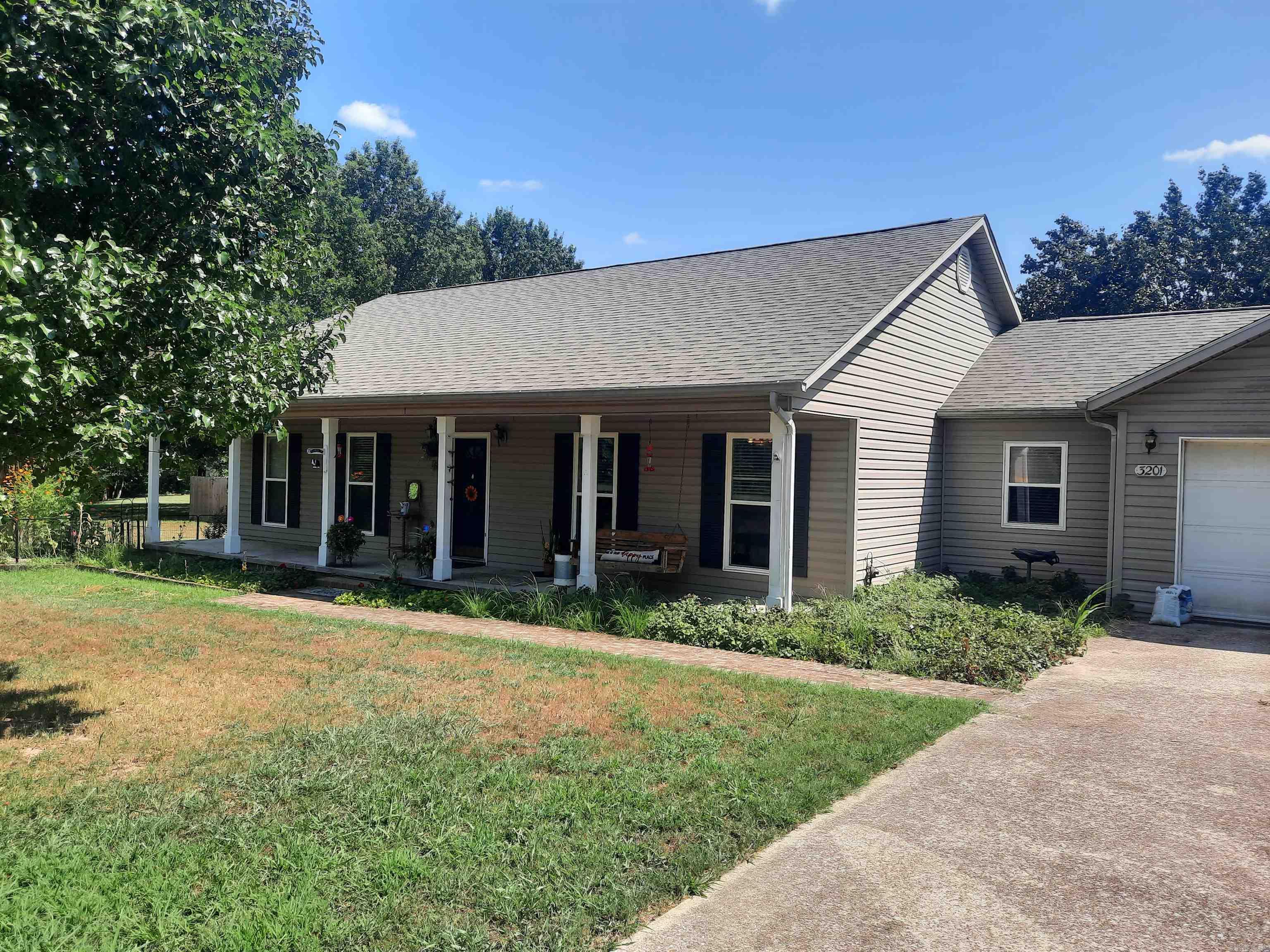 3201 McKinney  Mountain View, AR