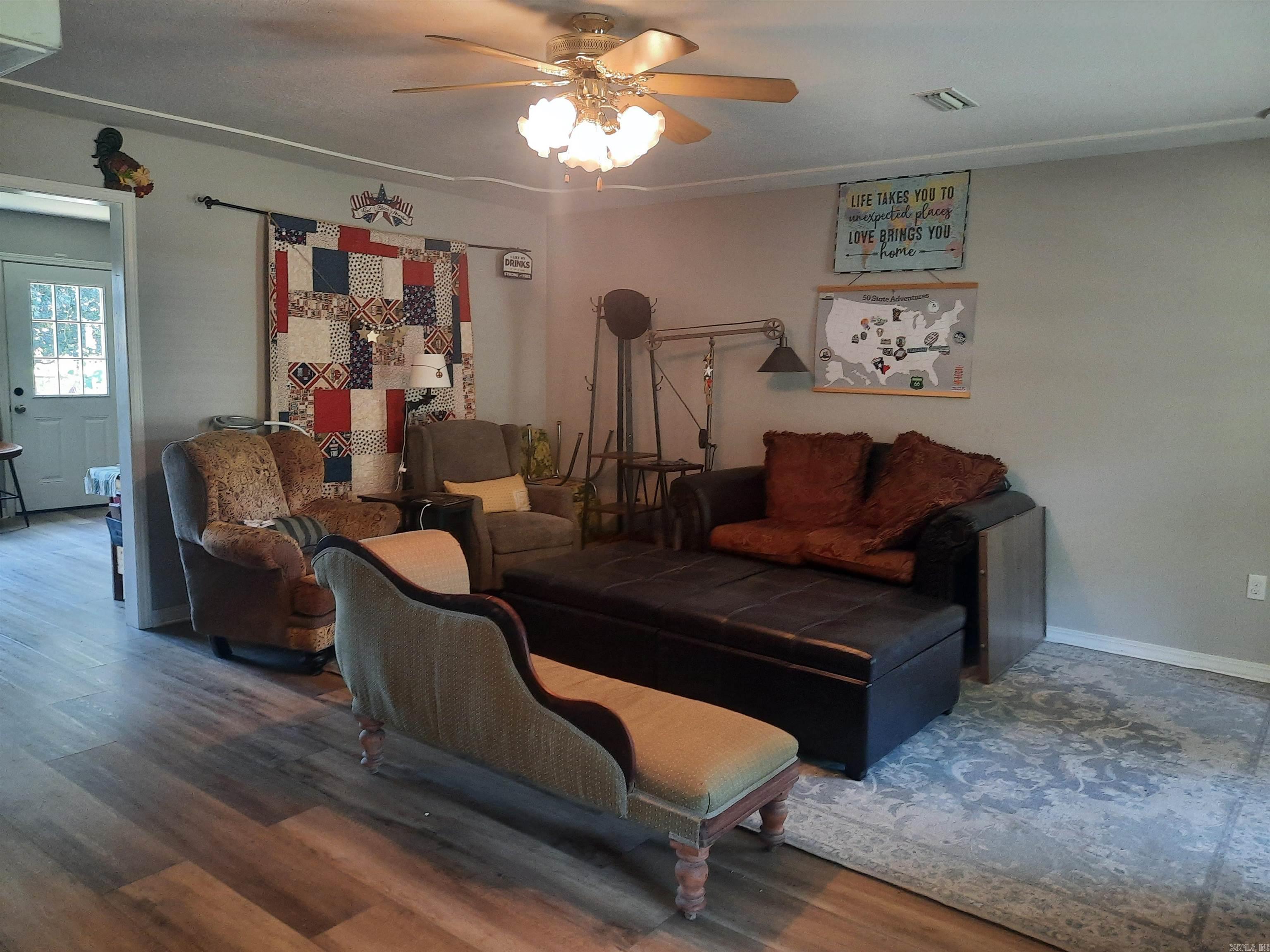 3201 McKinney  Mountain View, AR