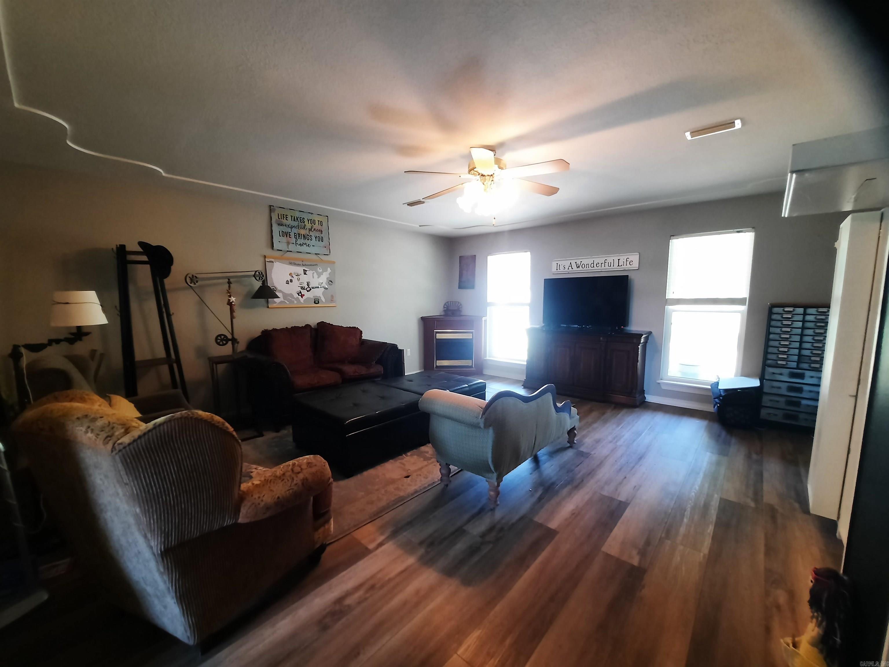 3201 McKinney  Mountain View, AR