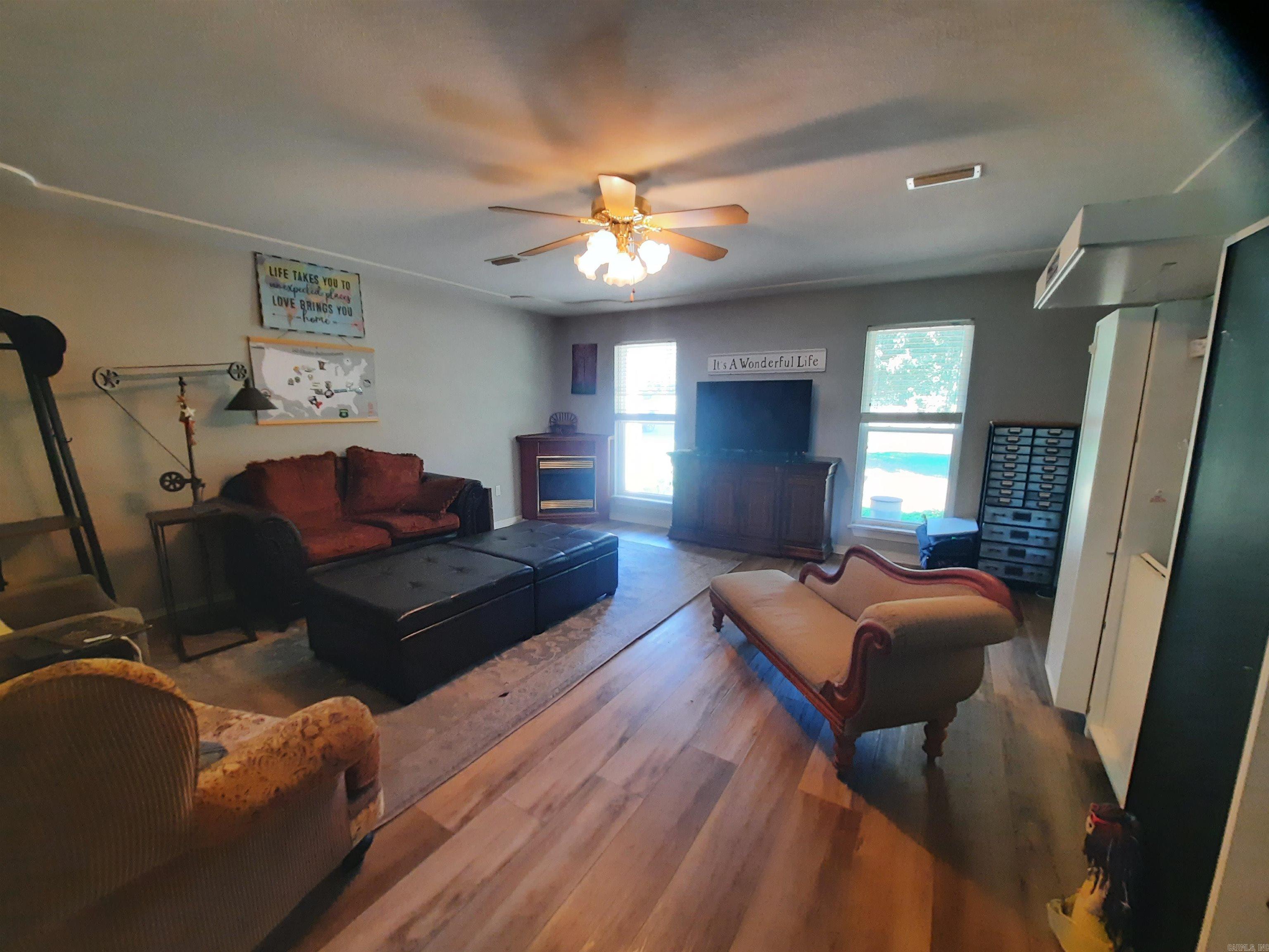 3201 McKinney  Mountain View, AR