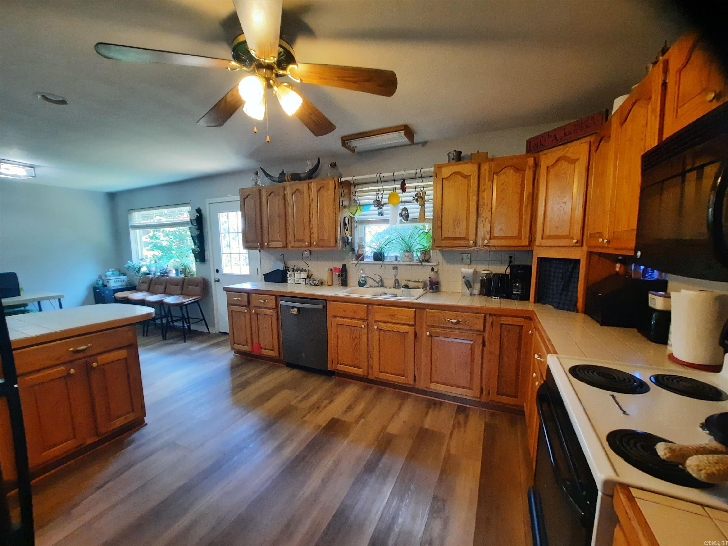 3201 McKinney  Mountain View, AR