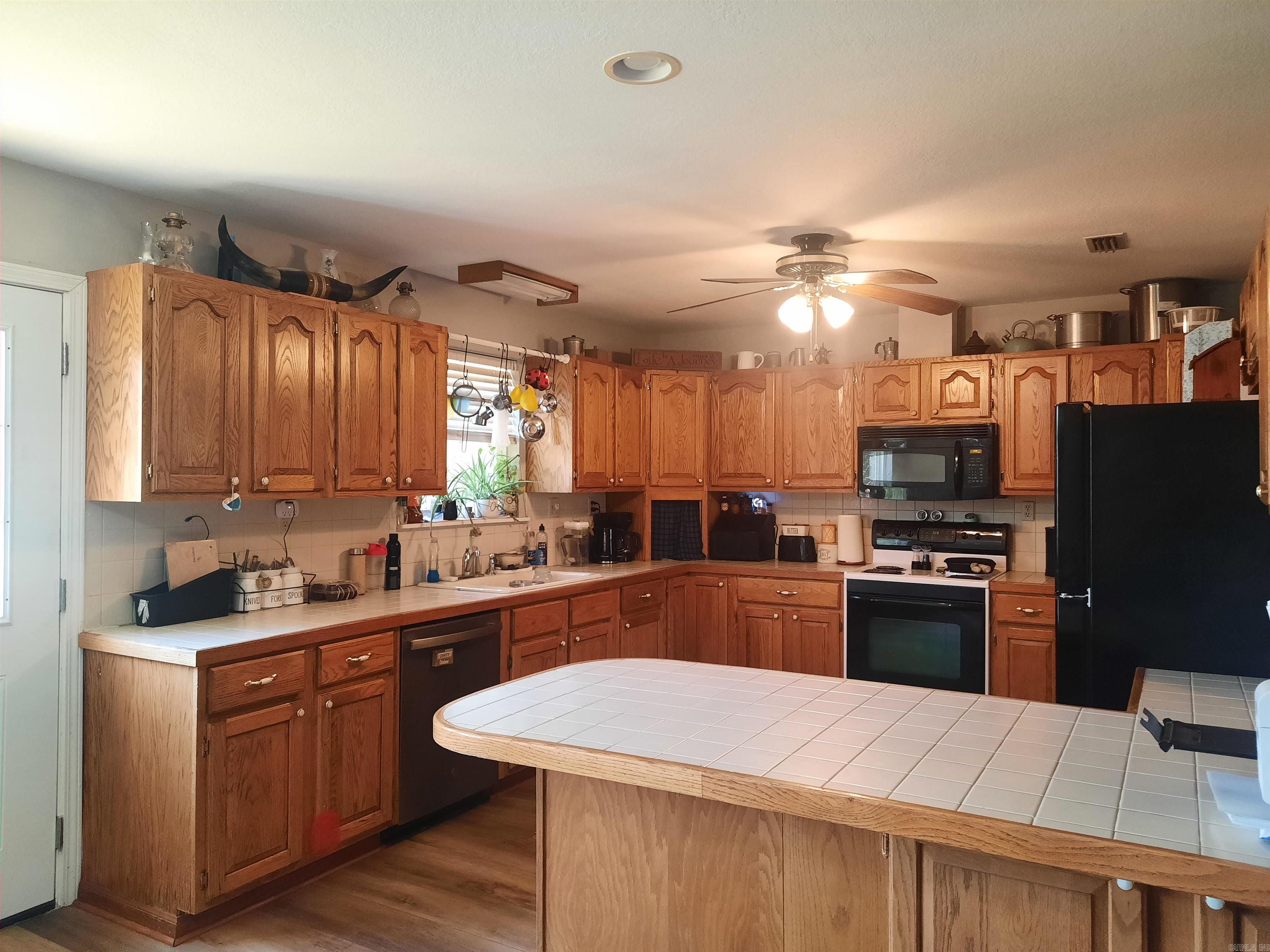 3201 McKinney  Mountain View, AR